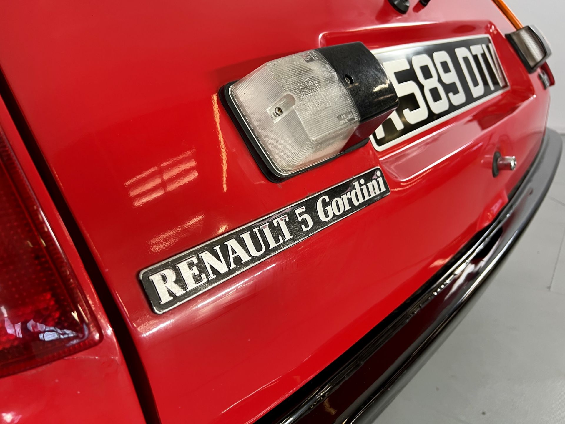 Renault 5 Gordini Turbo - Image 17 of 28