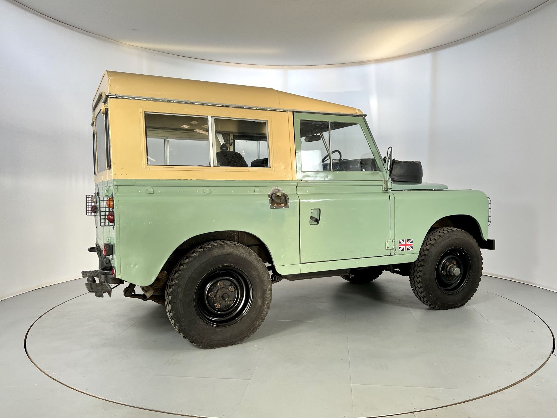 Land Rover Series 3 - Image 10 of 28