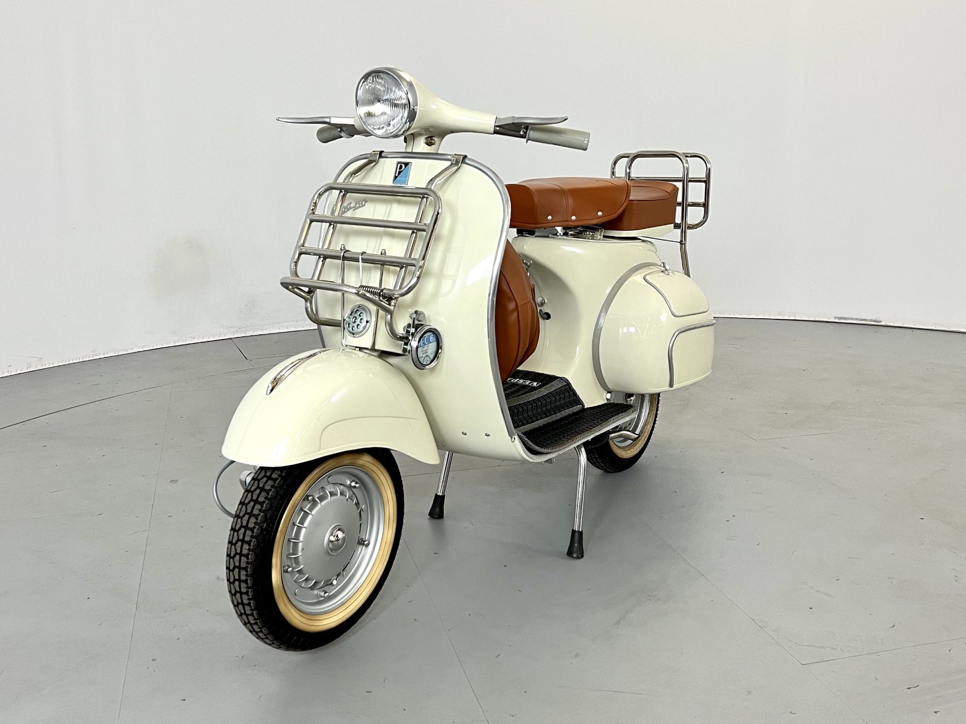 Piaggio Vespa 150 - Image 4 of 19