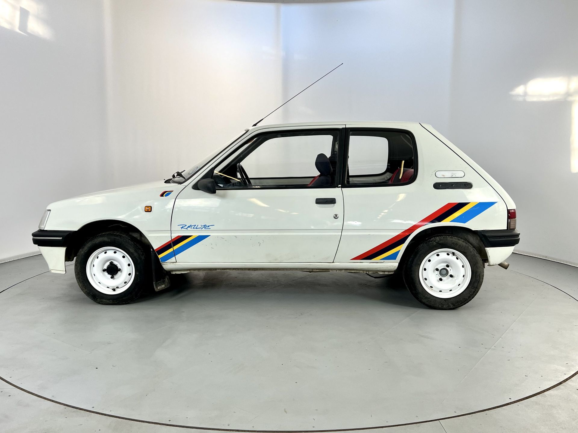 Peugeot 205 Rallye - Image 5 of 28