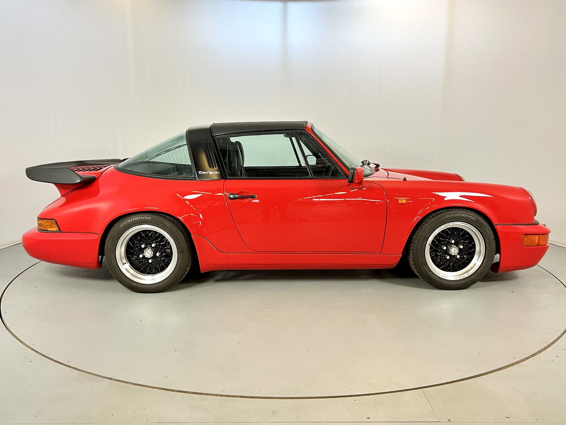 Porsche Carrera 2 - Image 11 of 35