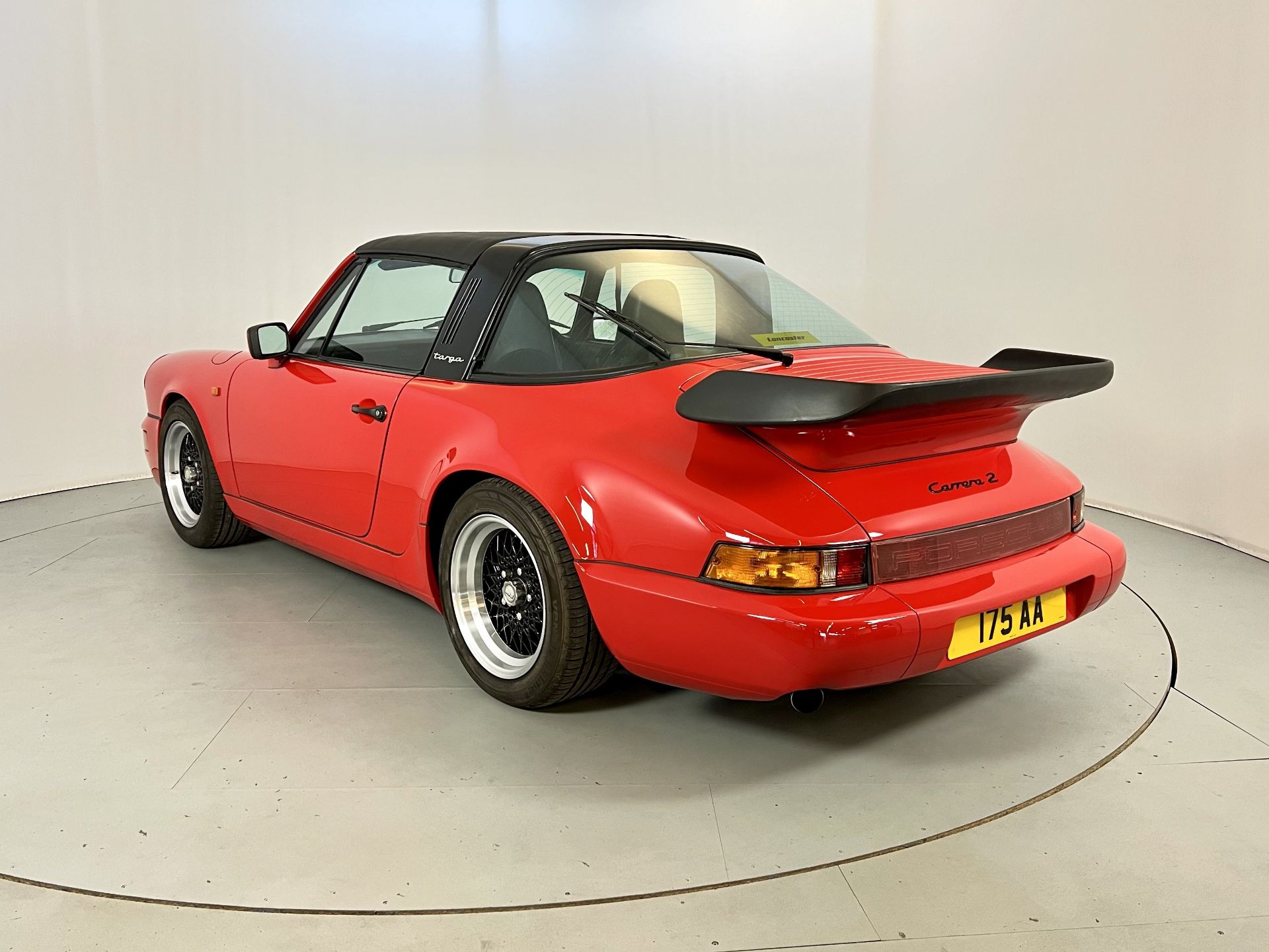 Porsche Carrera 2 - Image 7 of 35