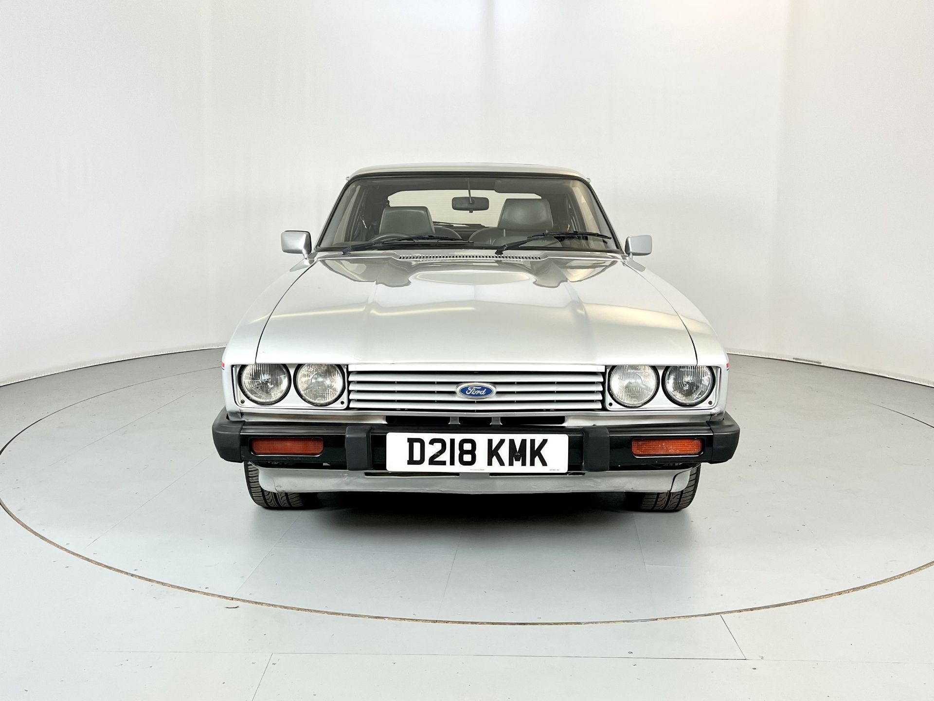 Ford Capri 2.8 Injection - Image 2 of 30