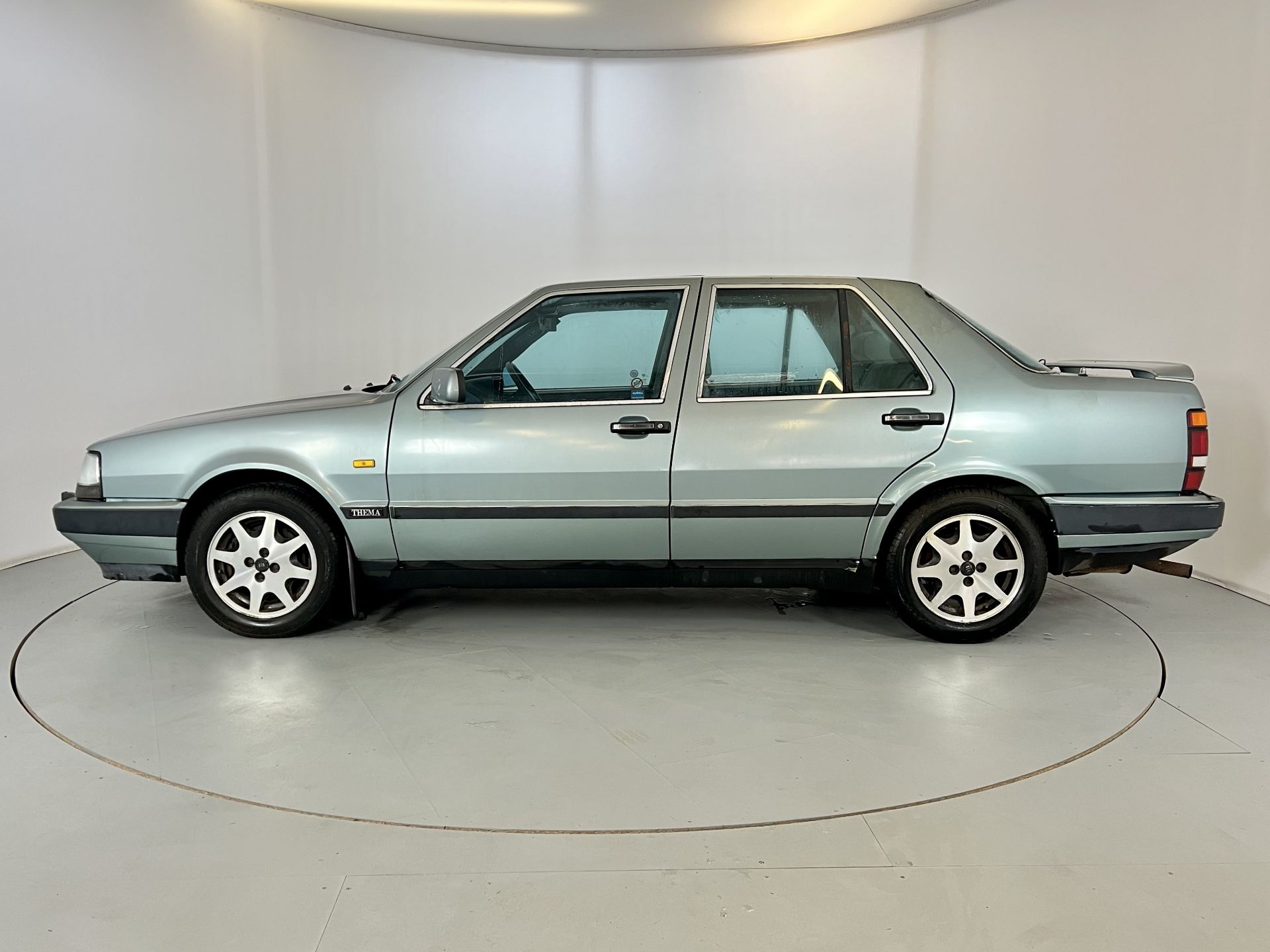 Lancia Thema LX Turbo - Image 5 of 32