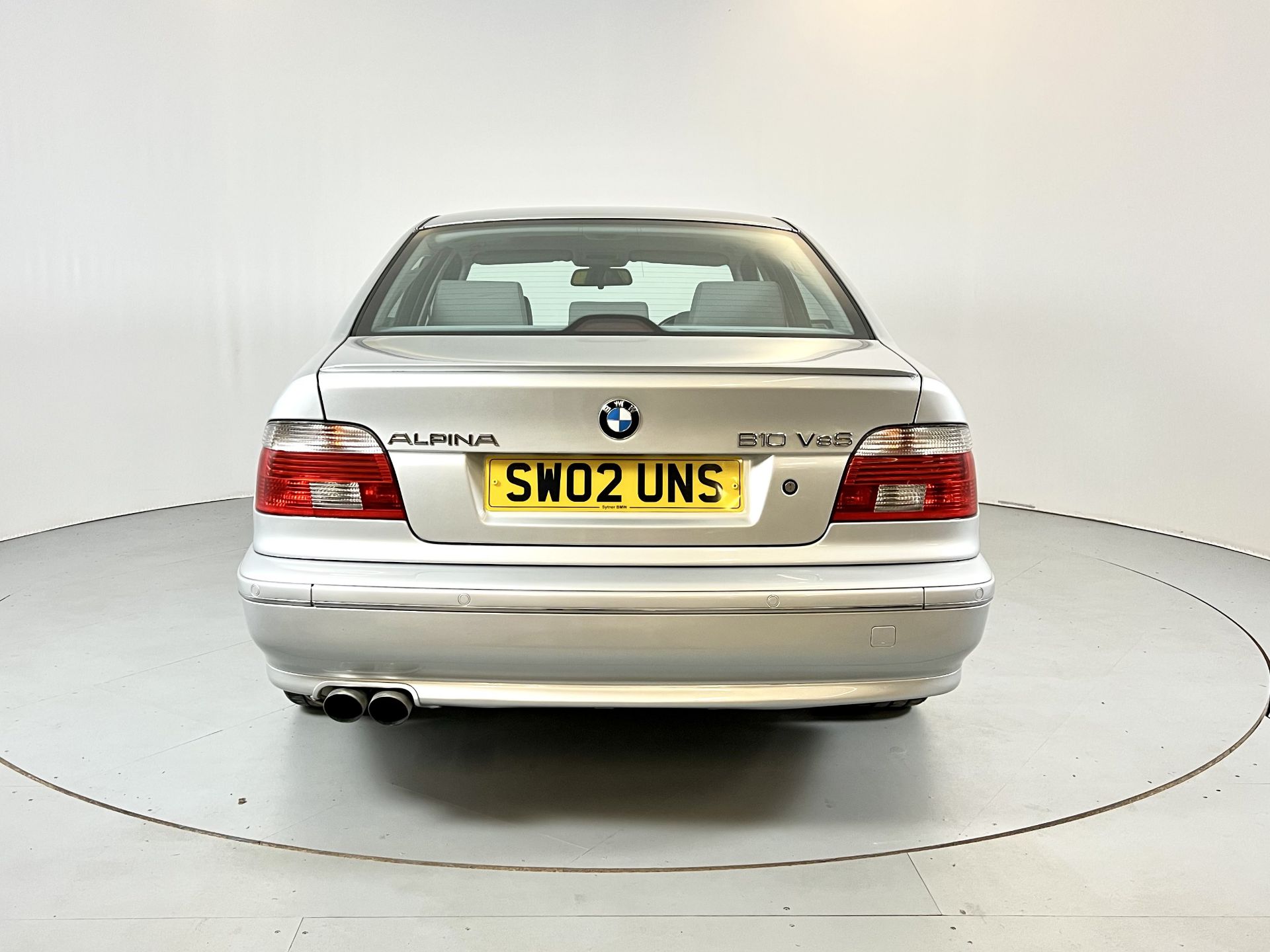 BMW Alpina B10 V8S - Image 8 of 38