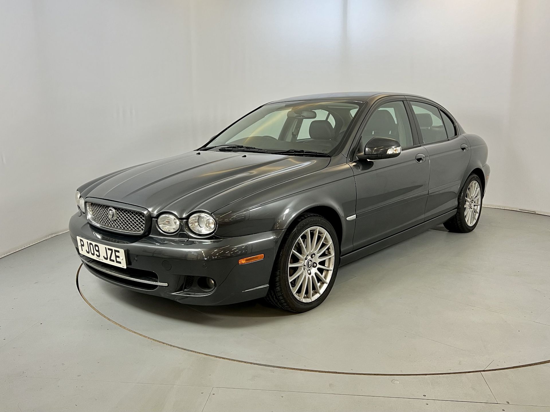 Jaguar X-Type SE - Image 3 of 32