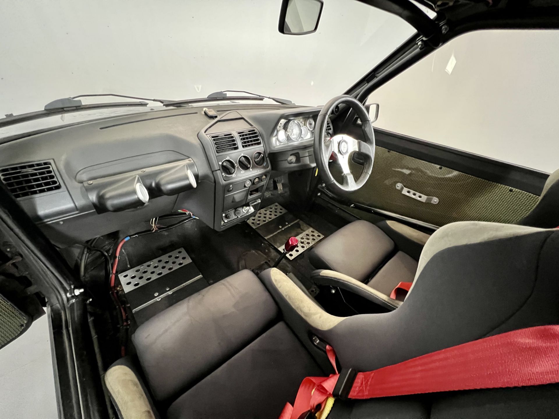 Peugeot 205 GTI Turbo - Image 23 of 26