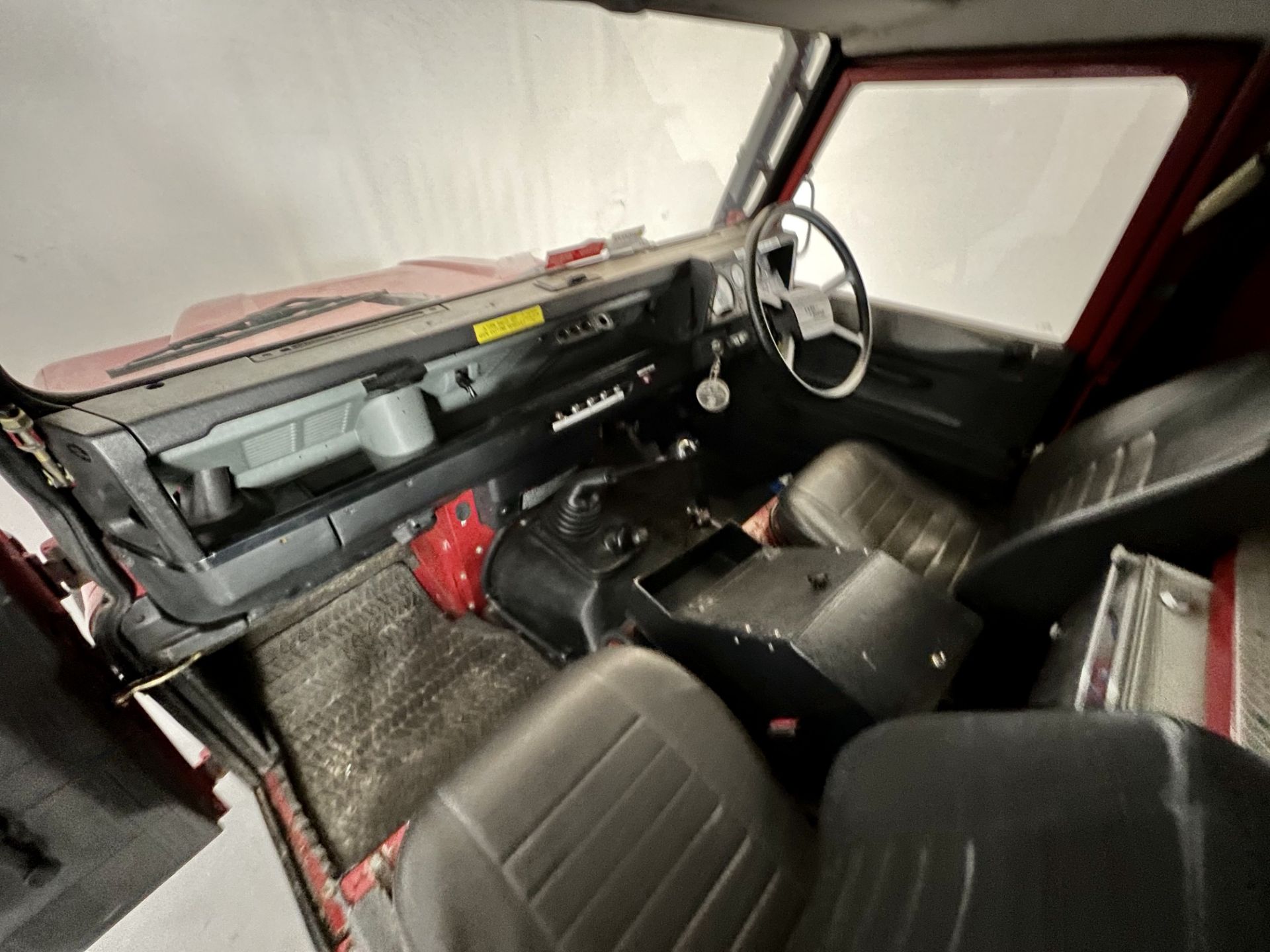 Land Rover Defender 110 V8 - Image 23 of 32