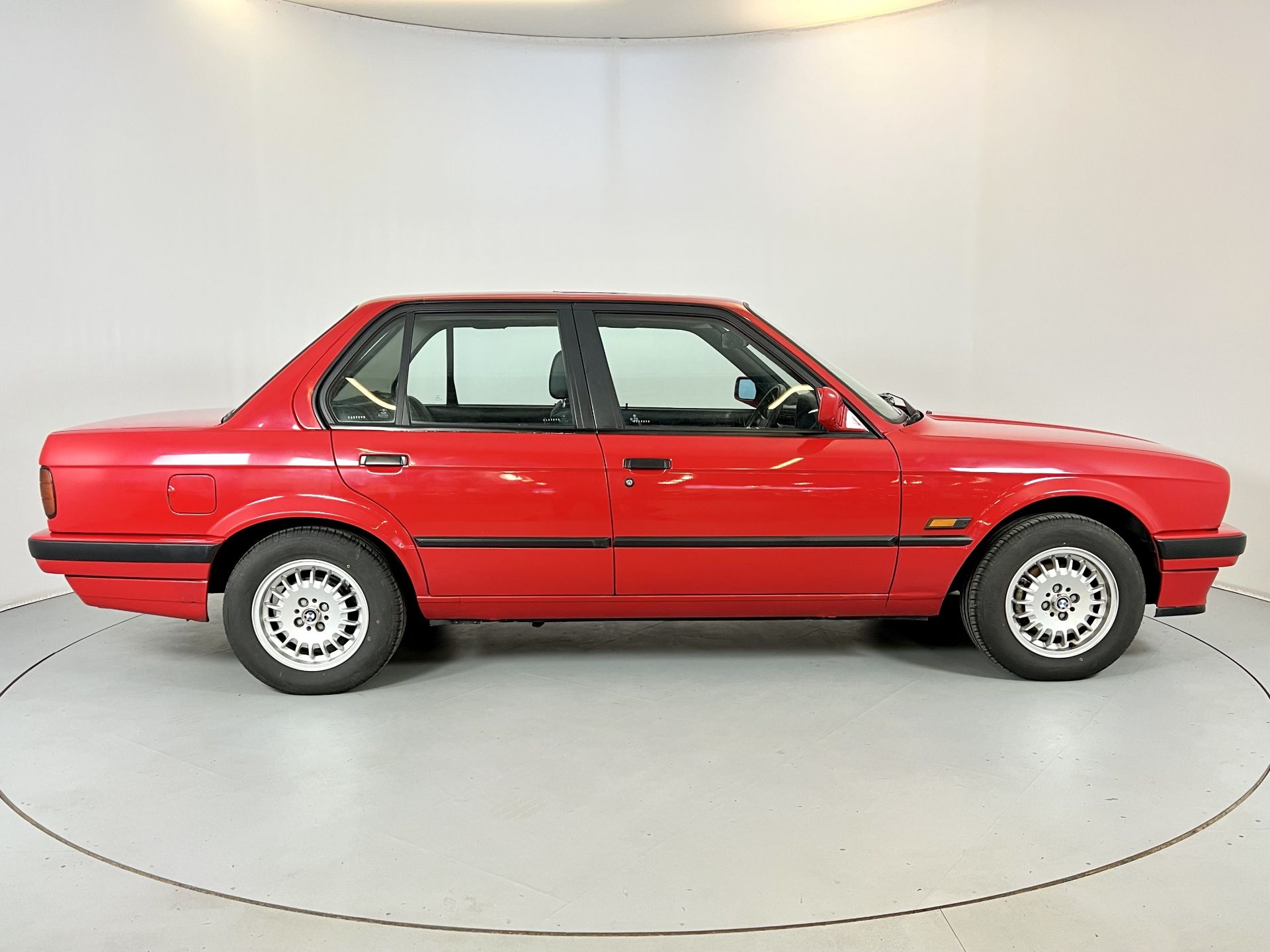 BMW 316i - Image 11 of 37