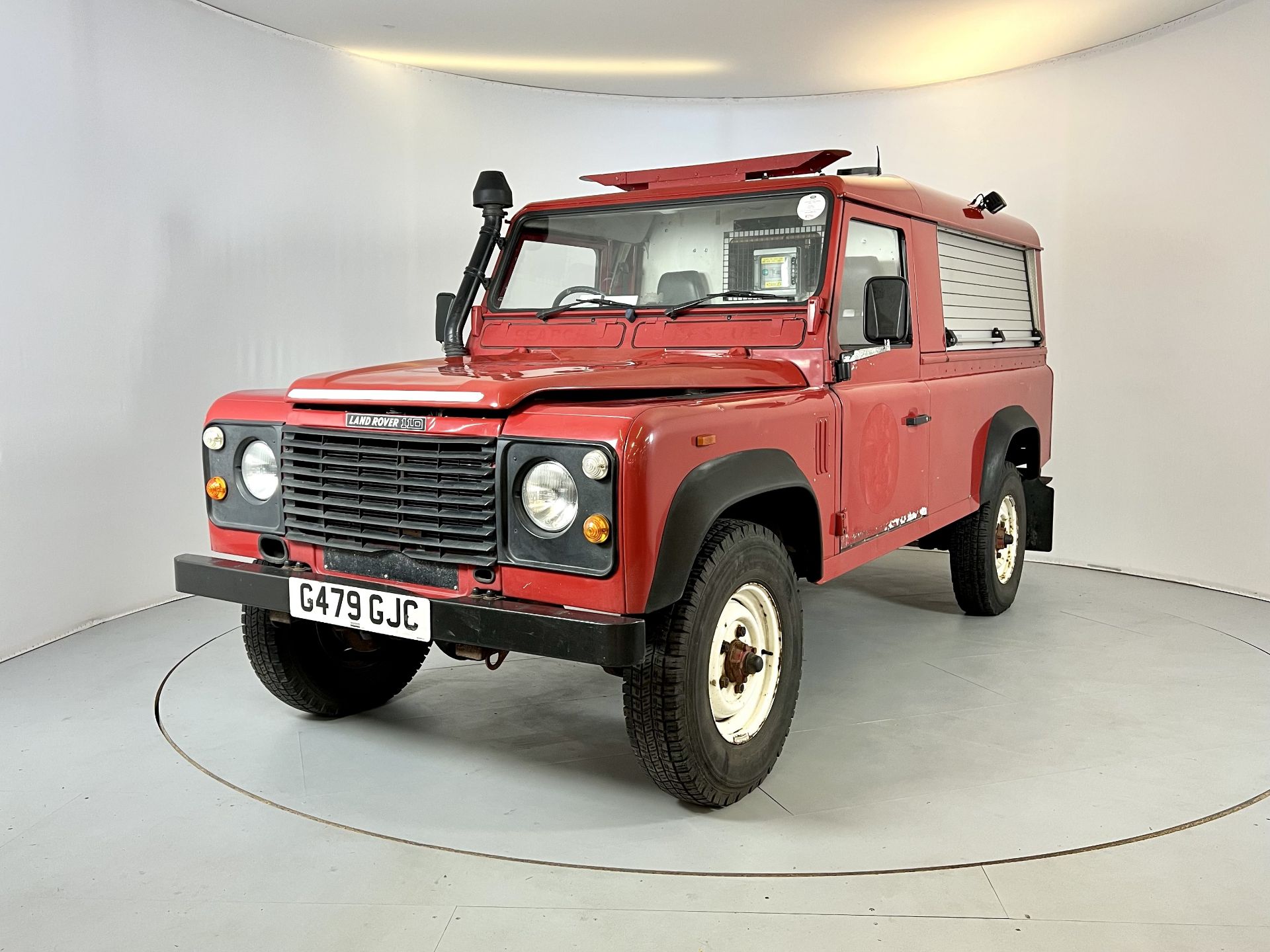 Land Rover Defender 110 V8 - Image 3 of 32