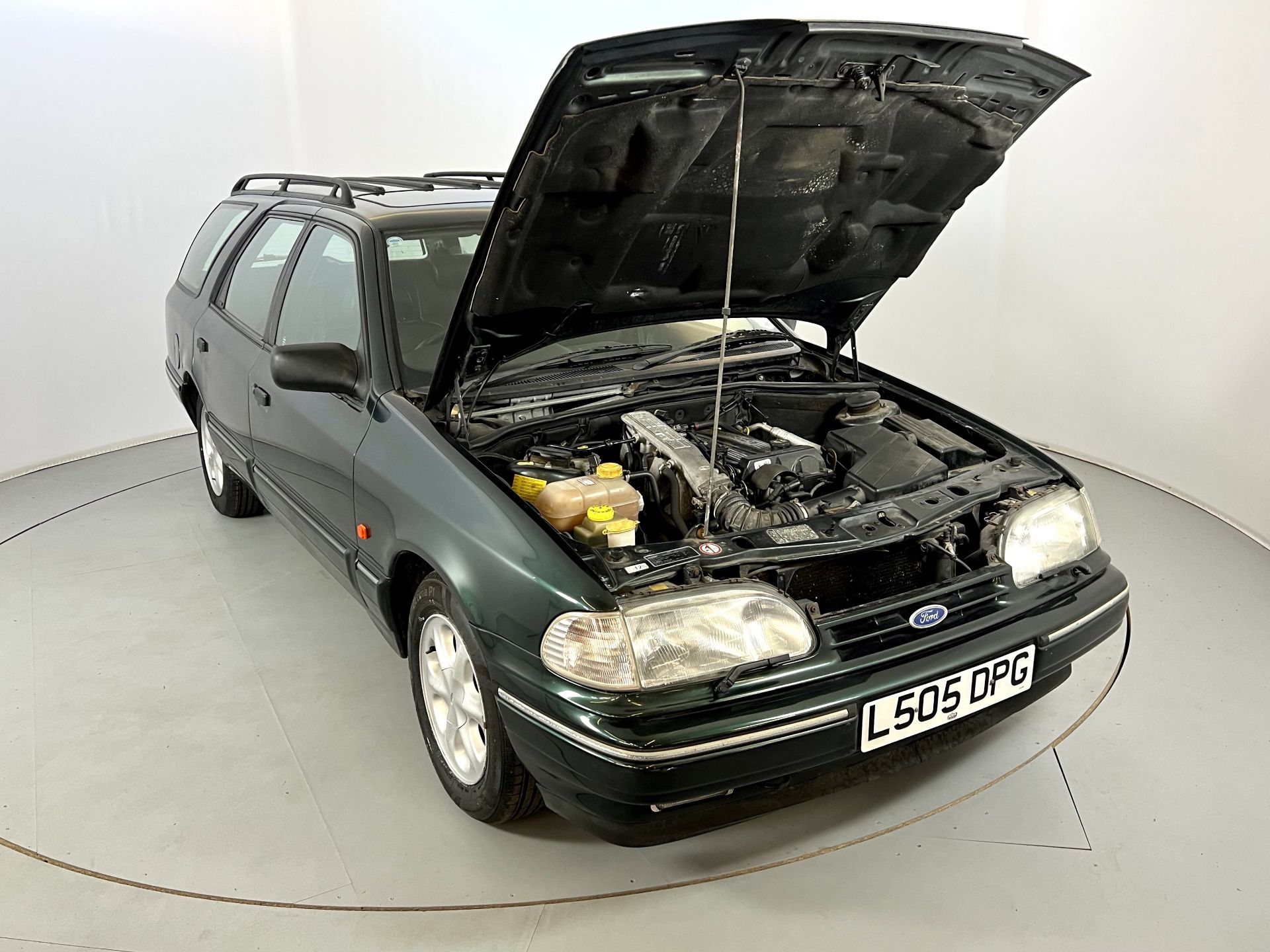 Ford Granada - Image 33 of 34