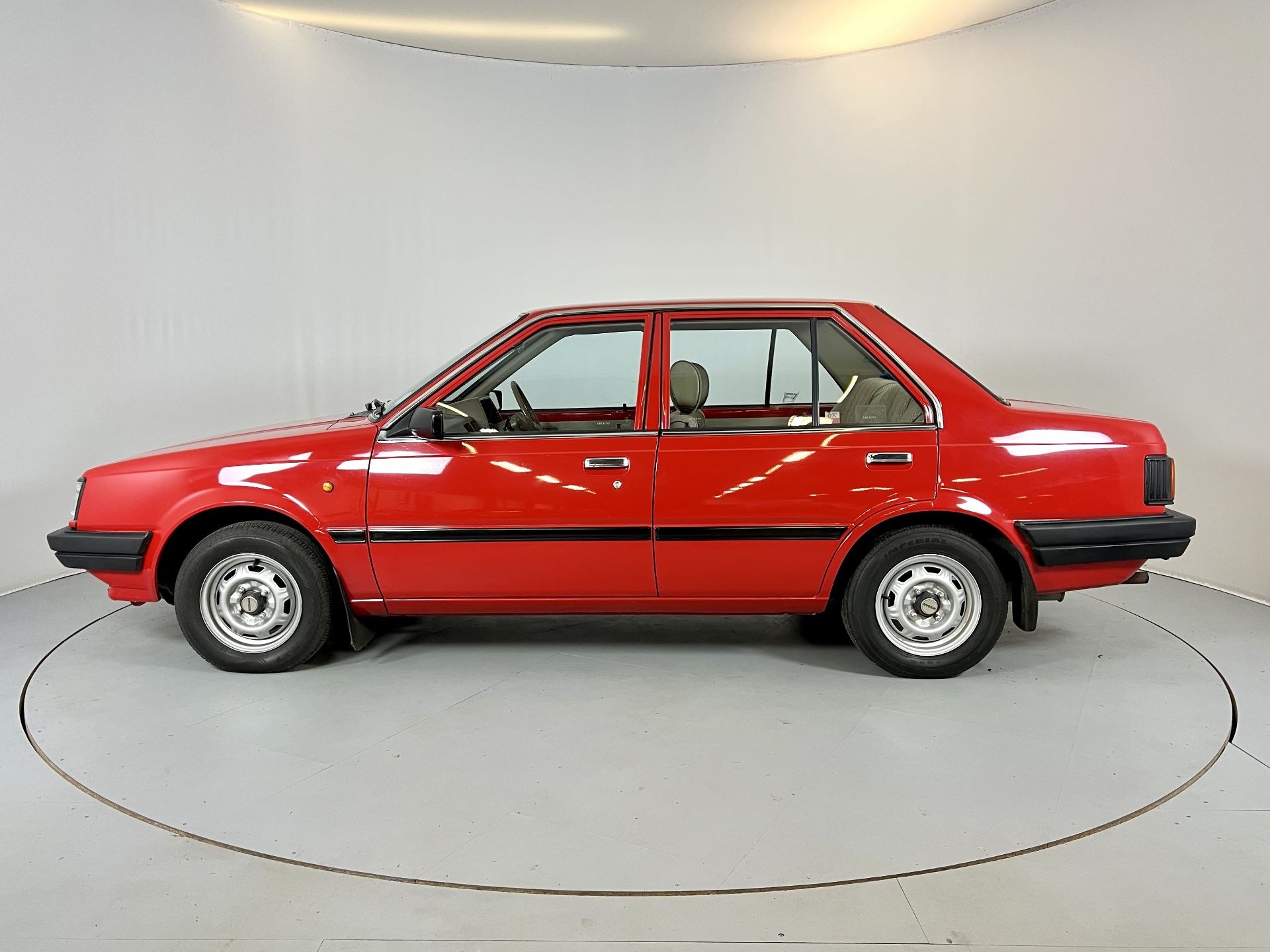 Nissan Sunny - Image 5 of 35