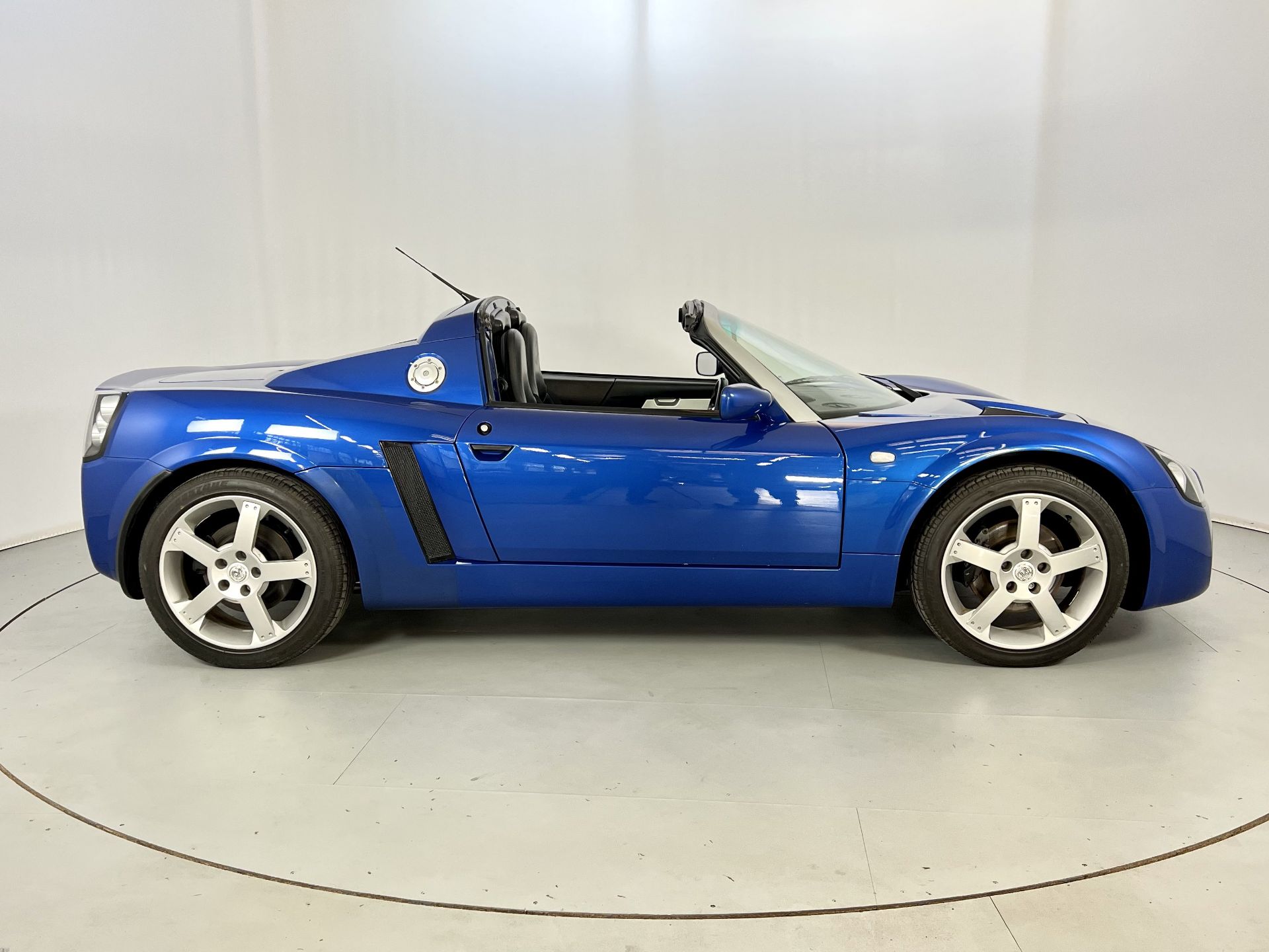 Vauxhall VX220 - Image 11 of 25