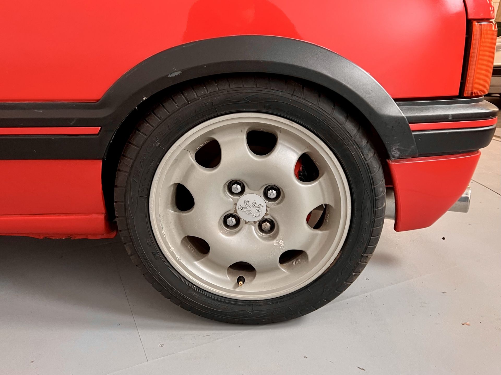 Peugeot 205 GTI 1.9 - Image 15 of 31