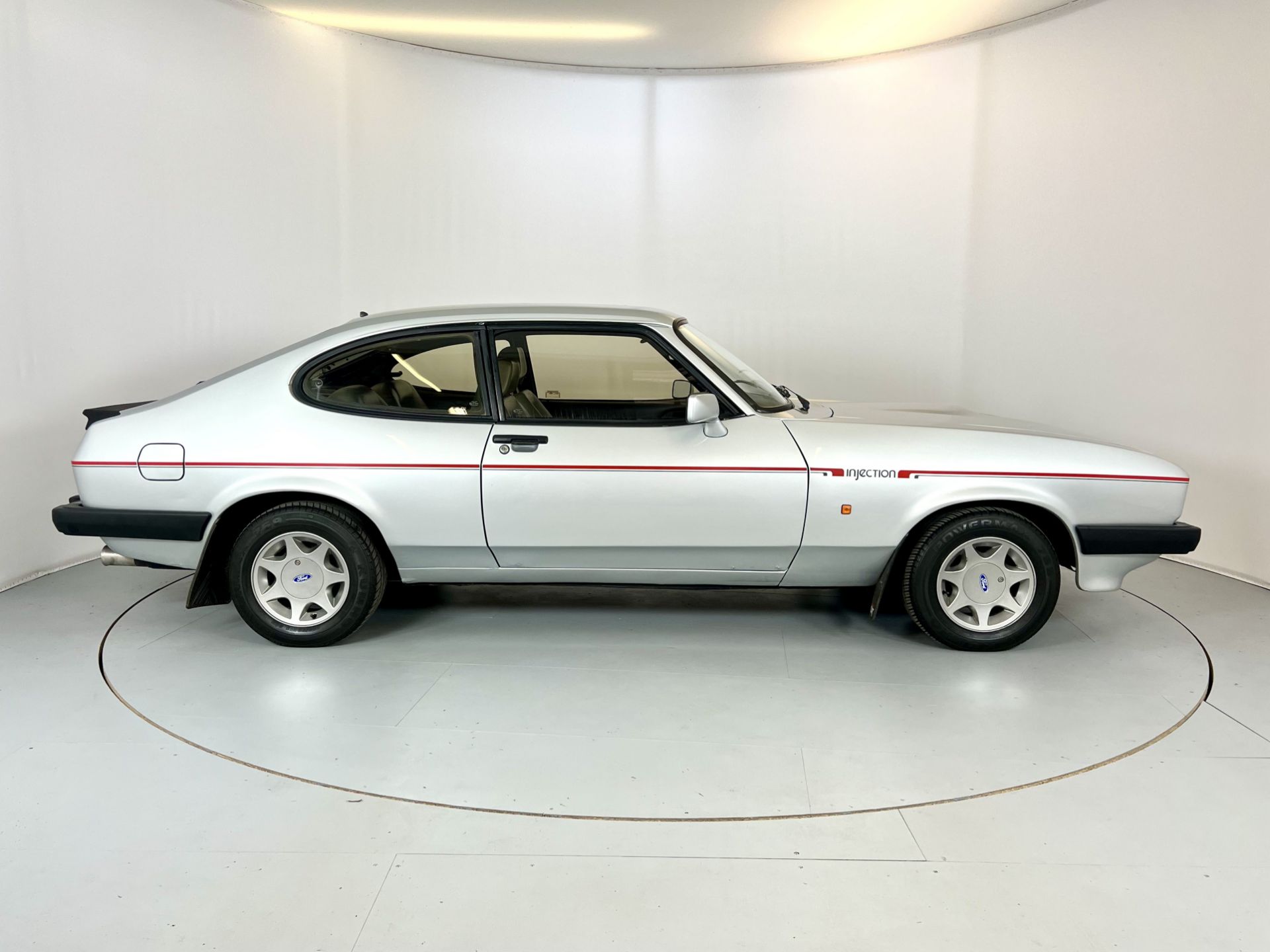 Ford Capri 2.8 Injection - Image 11 of 30