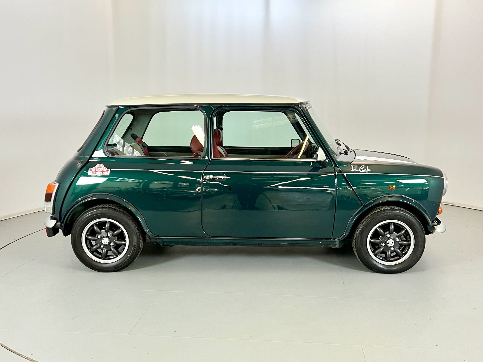 Mini Monte Carlo - Image 11 of 31