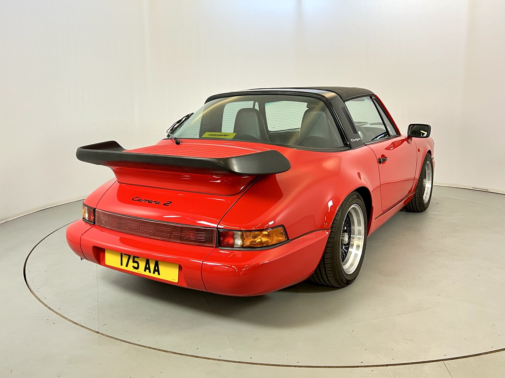 Porsche Carrera 2 - Image 9 of 35