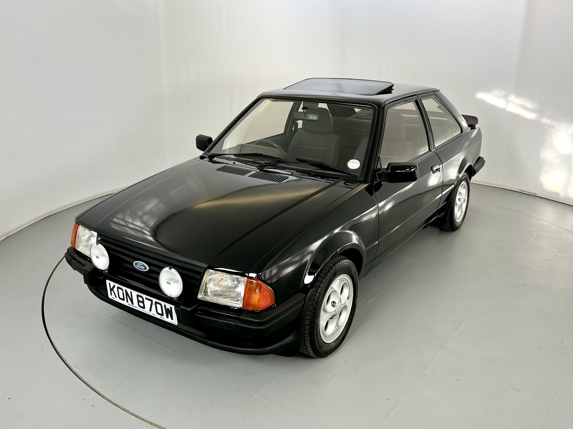 Ford Escot XR3 SVO - Image 29 of 31