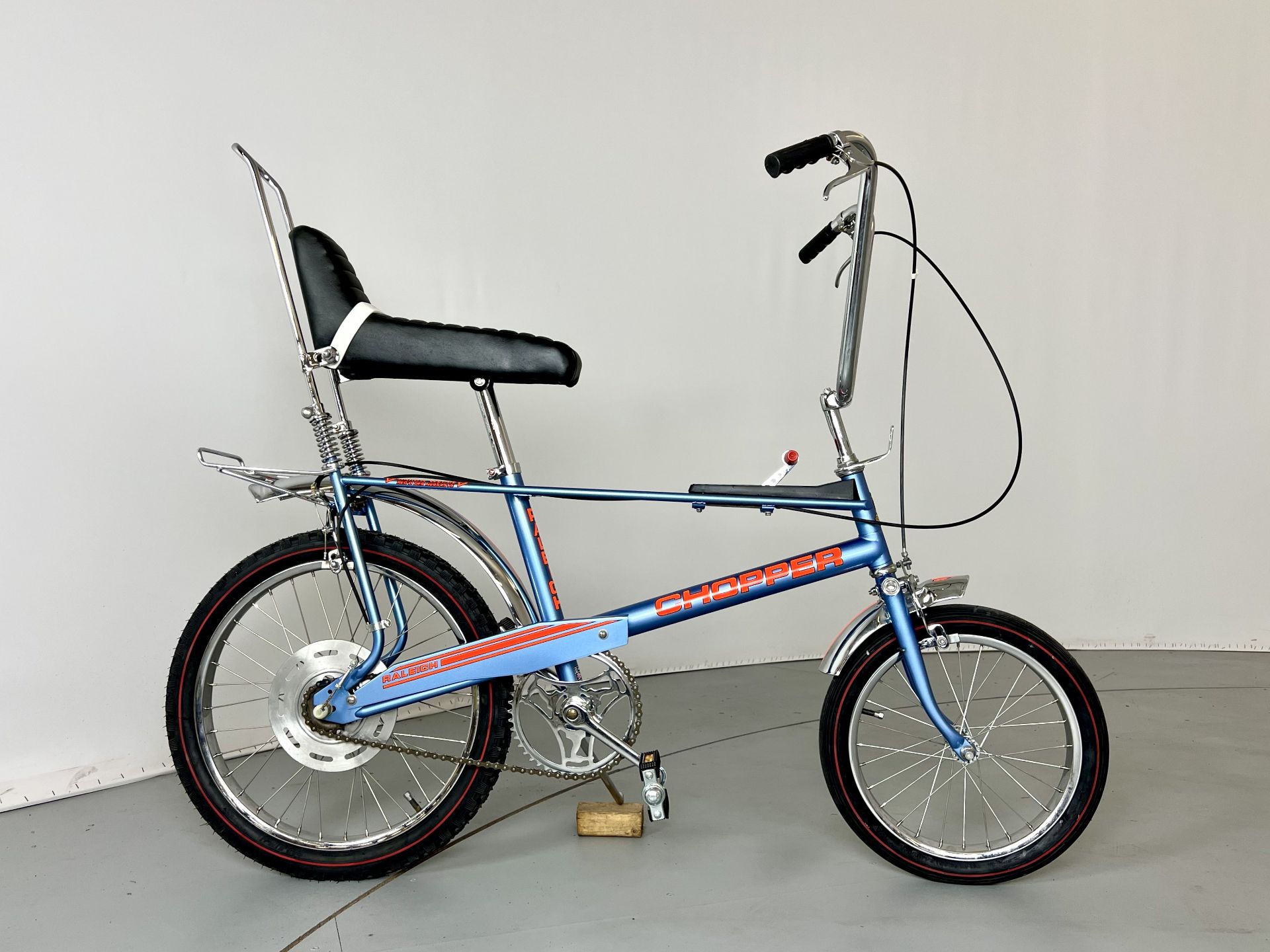 Raleigh Chopper MK2 - Image 2 of 25