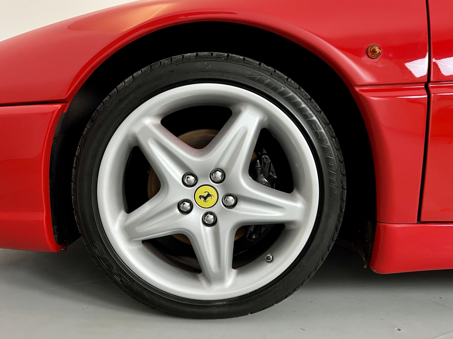 Ferrari 355 GTS - Image 37 of 40