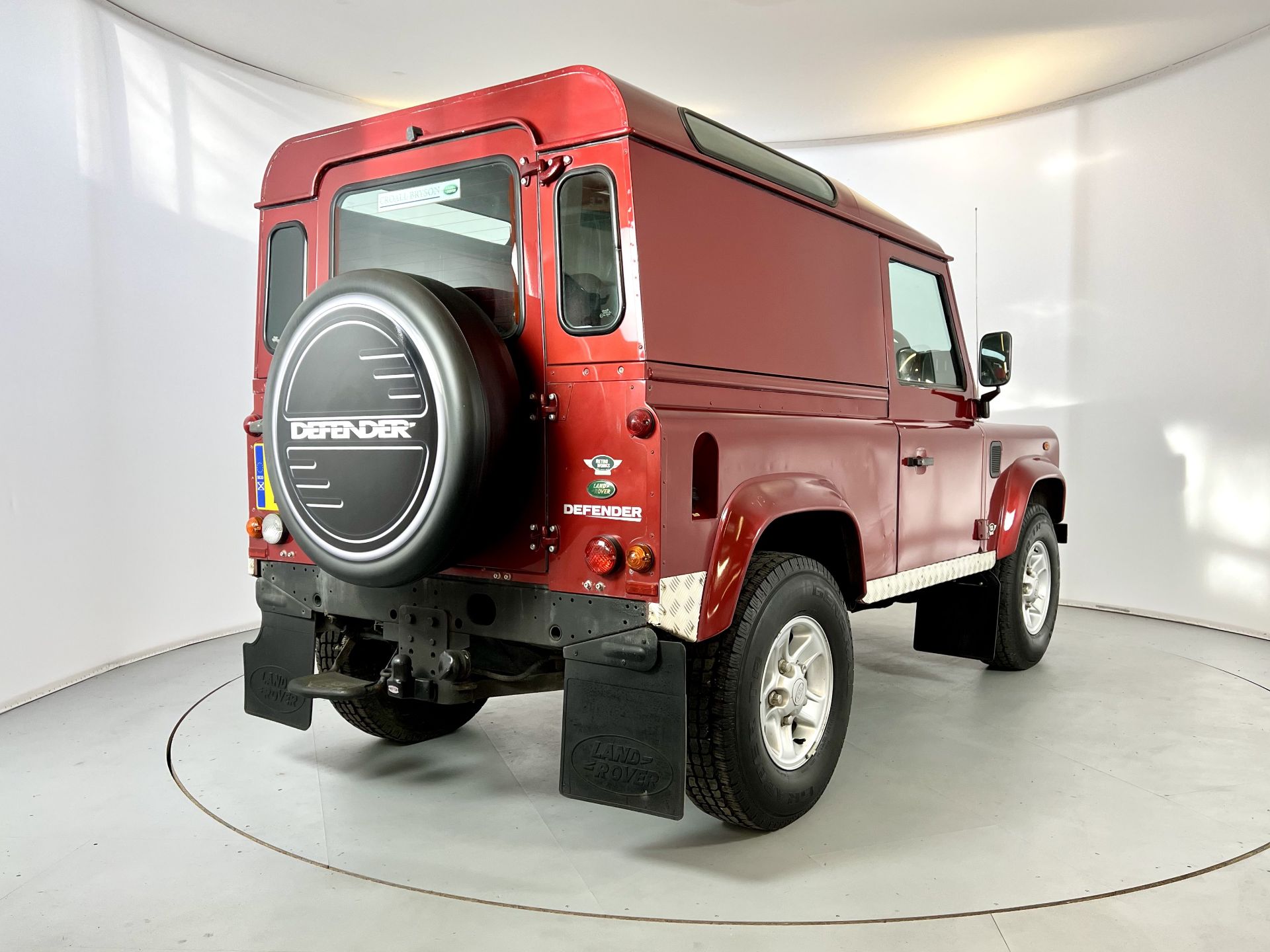 Land Rover Defender 90 - Image 9 of 29