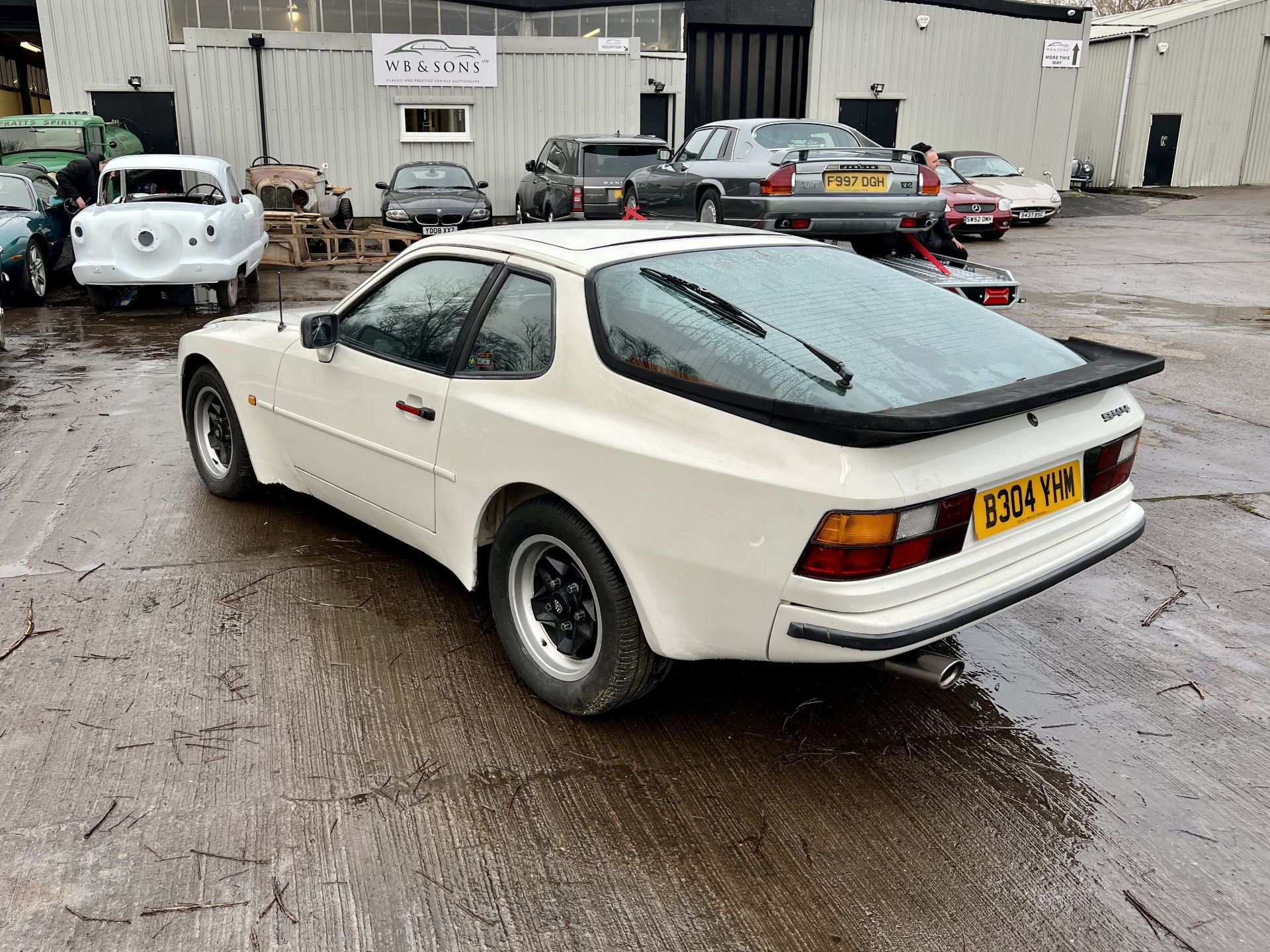 Porsche 944 - Image 7 of 22