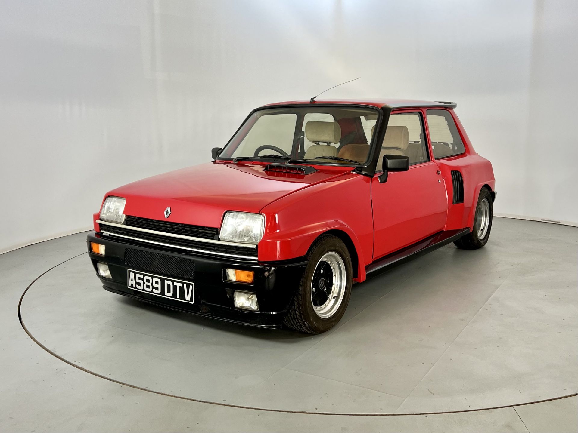 Renault 5 Gordini Turbo - Image 3 of 28