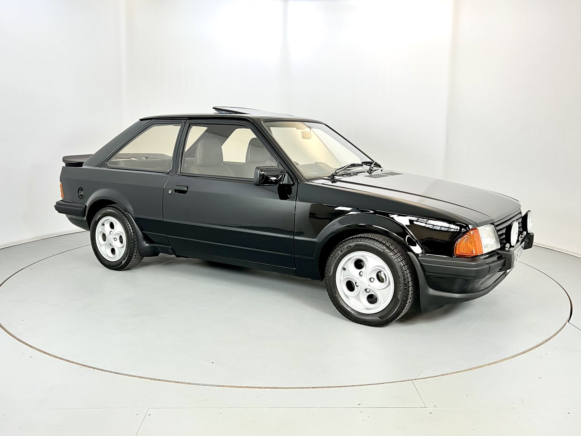 Ford Escot XR3 SVO - Image 12 of 31