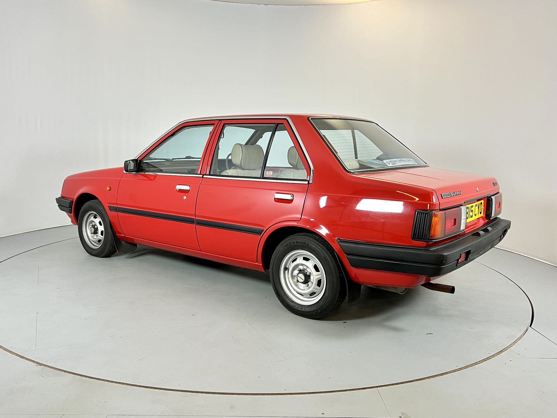 Nissan Sunny - Image 6 of 35