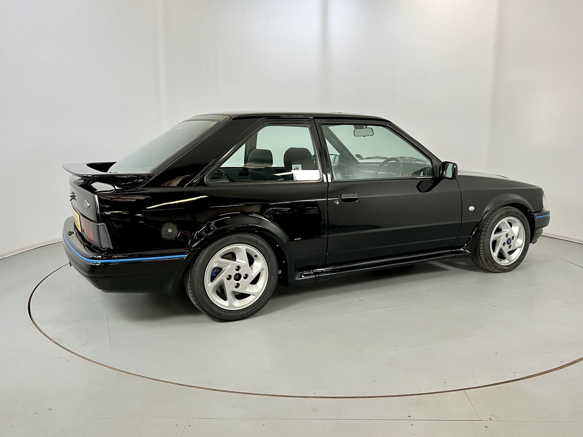 Ford Escort RS Turbo - Image 10 of 29