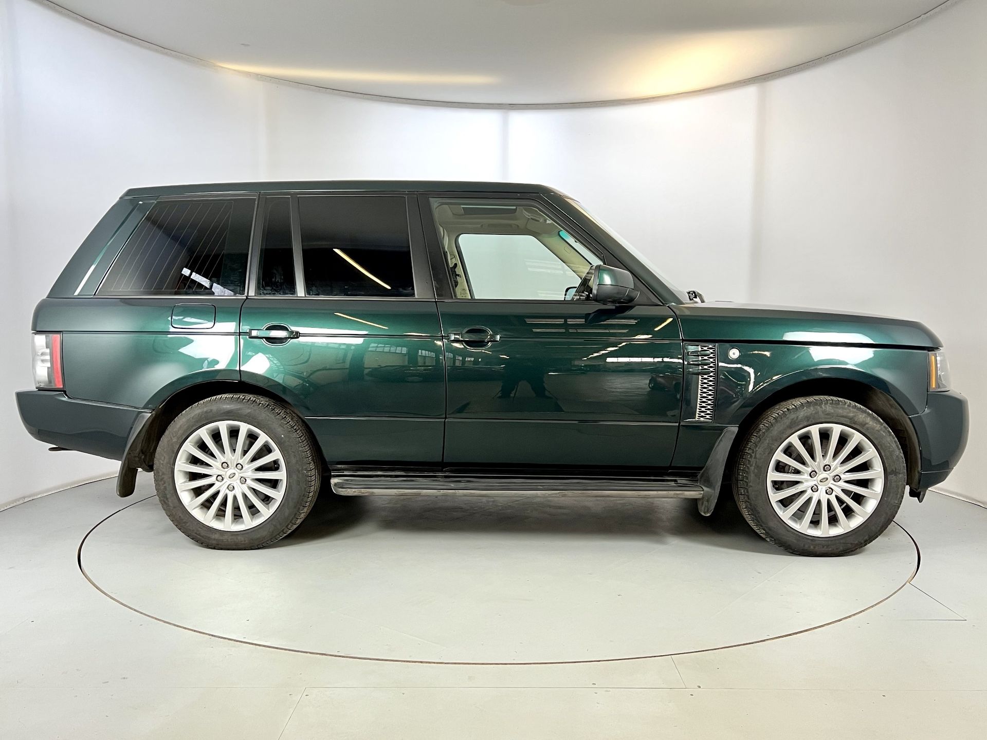 Land Rover Range Rover 4.4 Westminster - Image 11 of 30