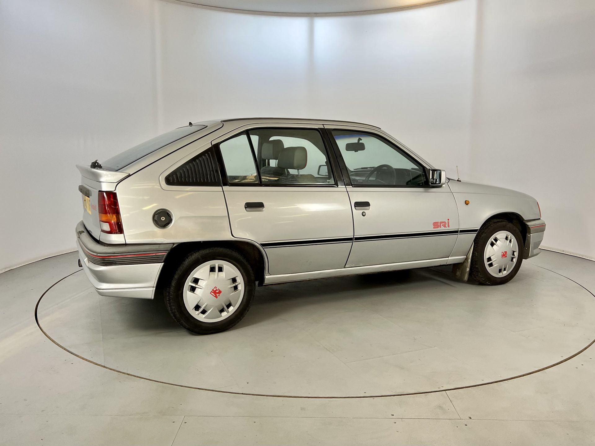 Vauxhall Astra SRI - Image 10 of 33