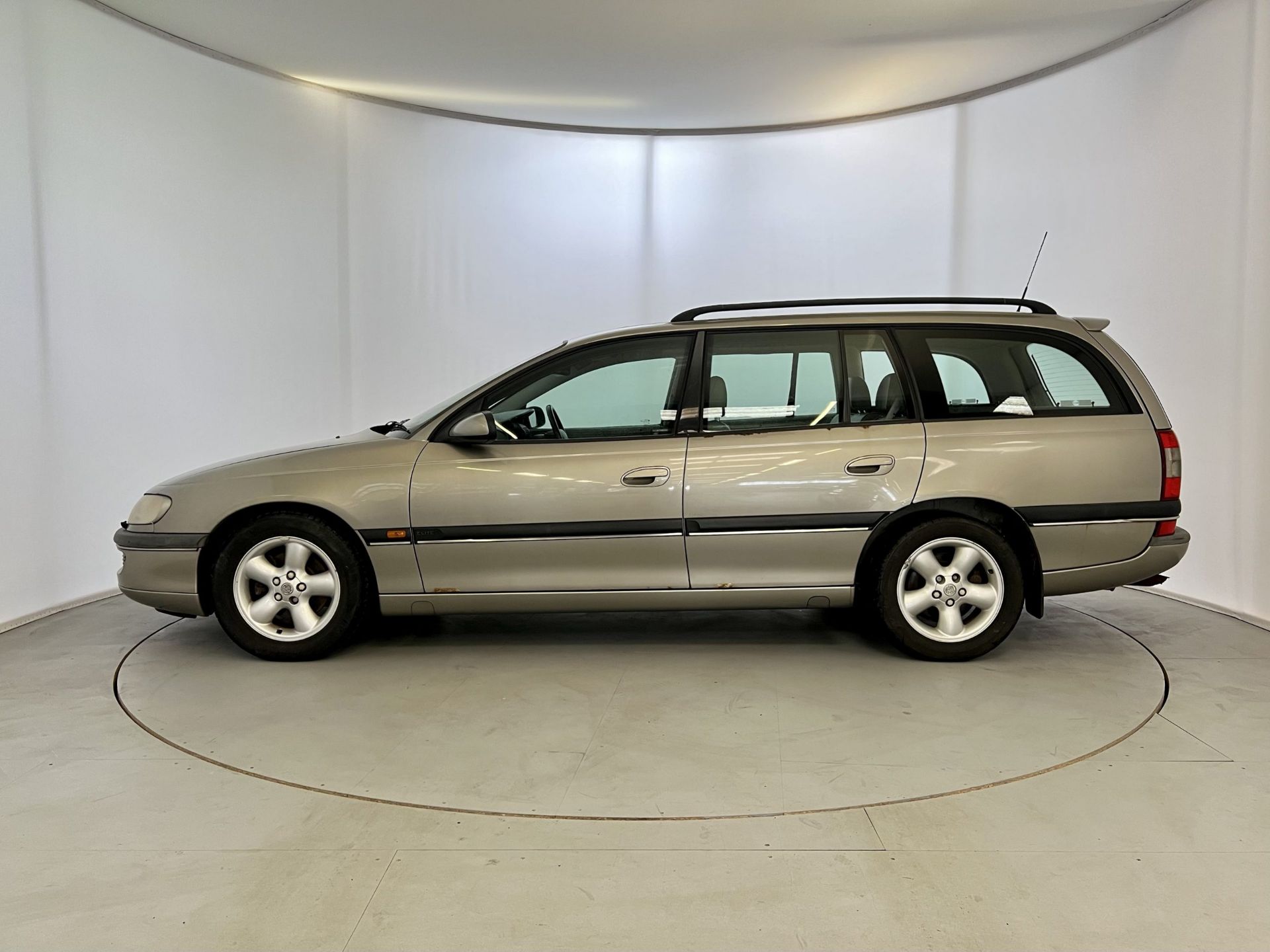 Vauxhall Omega NO RESERVE - Image 5 of 31