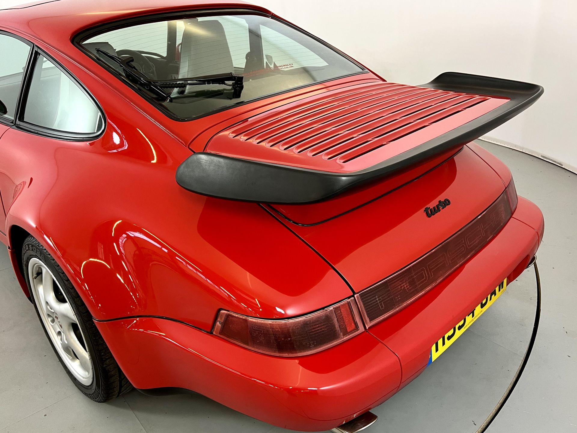 Porsche 911 Turbo 3.3 - Image 18 of 32