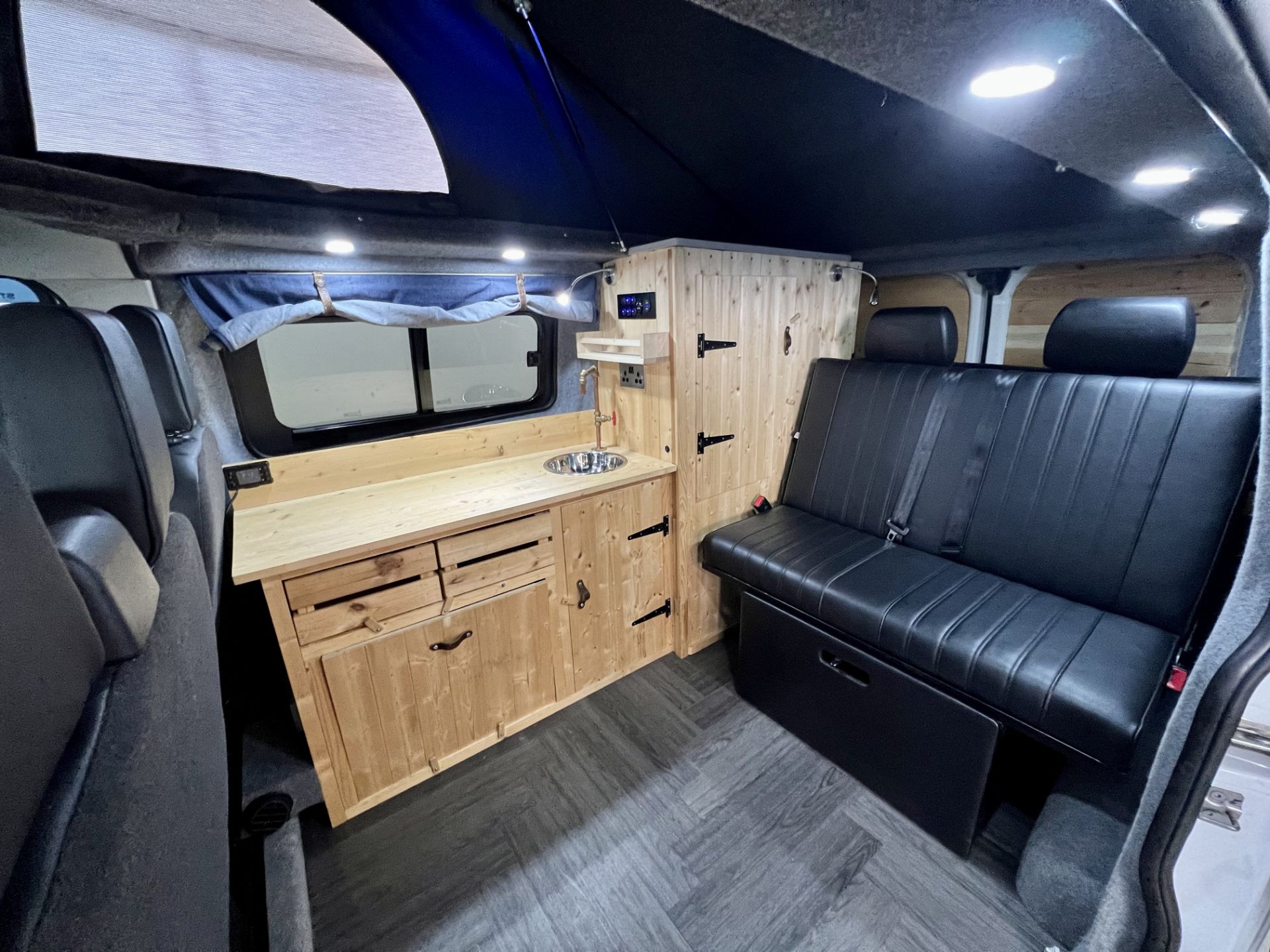 Ford Transit Custom Camper - Image 29 of 36