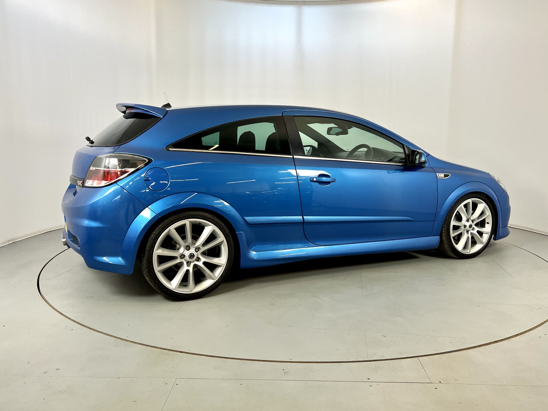 Vauxhall Astra VXR - Image 10 of 30