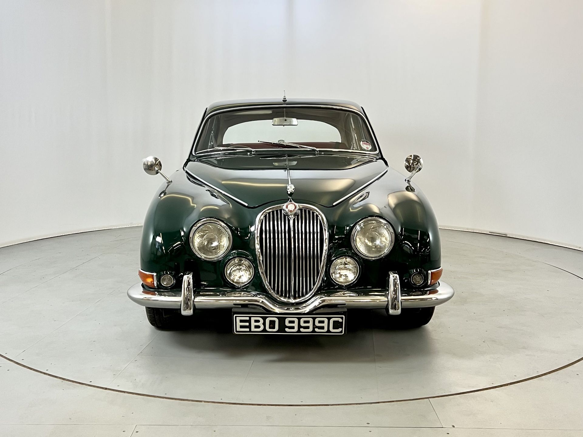 Jaguar S-Type - Image 2 of 32