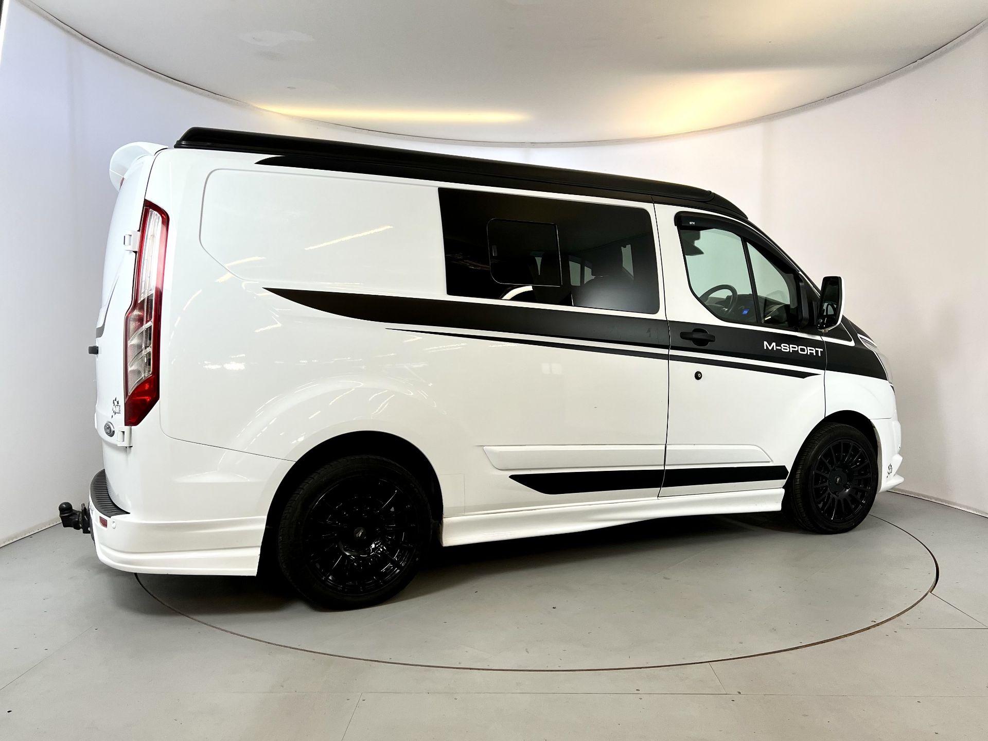 Ford Transit Custom Camper - Image 11 of 36