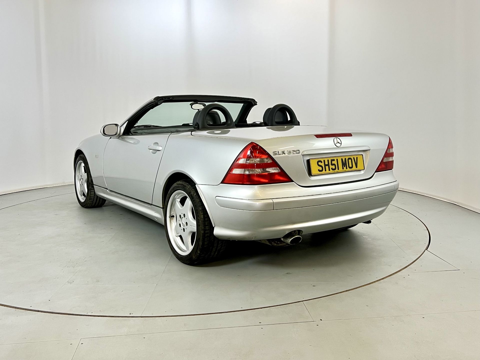 Mercedes-Benz SLK320 - Image 7 of 30