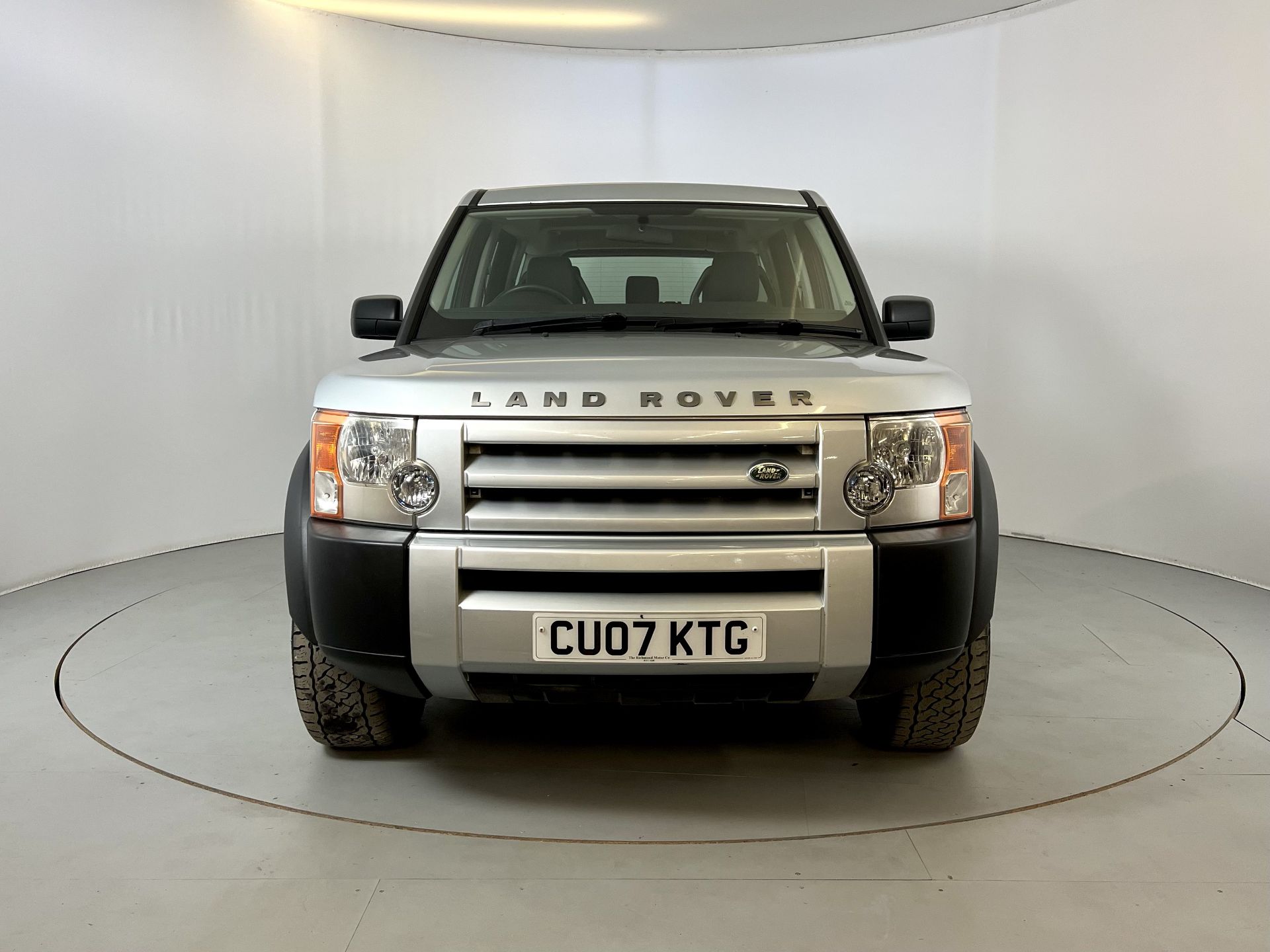 Land Rover Discovery - Image 2 of 34