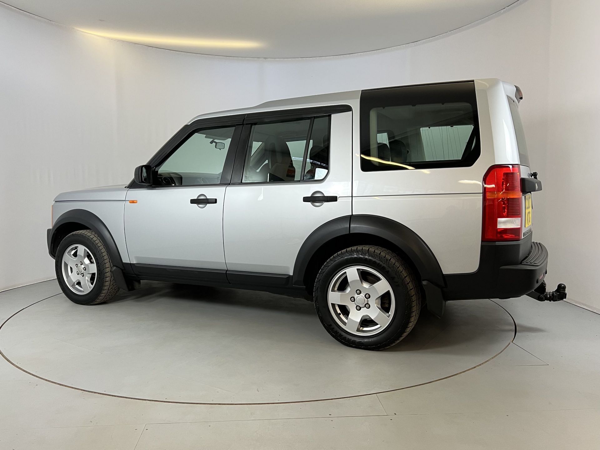 Land Rover Discovery - Image 6 of 34