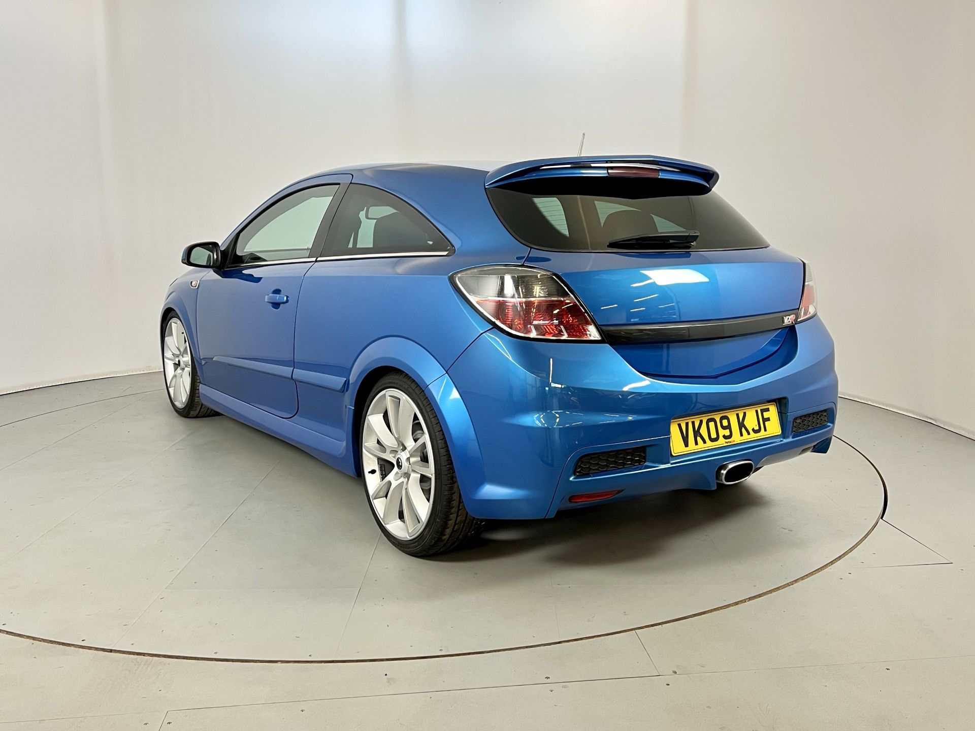 Vauxhall Astra VXR - Image 7 of 30