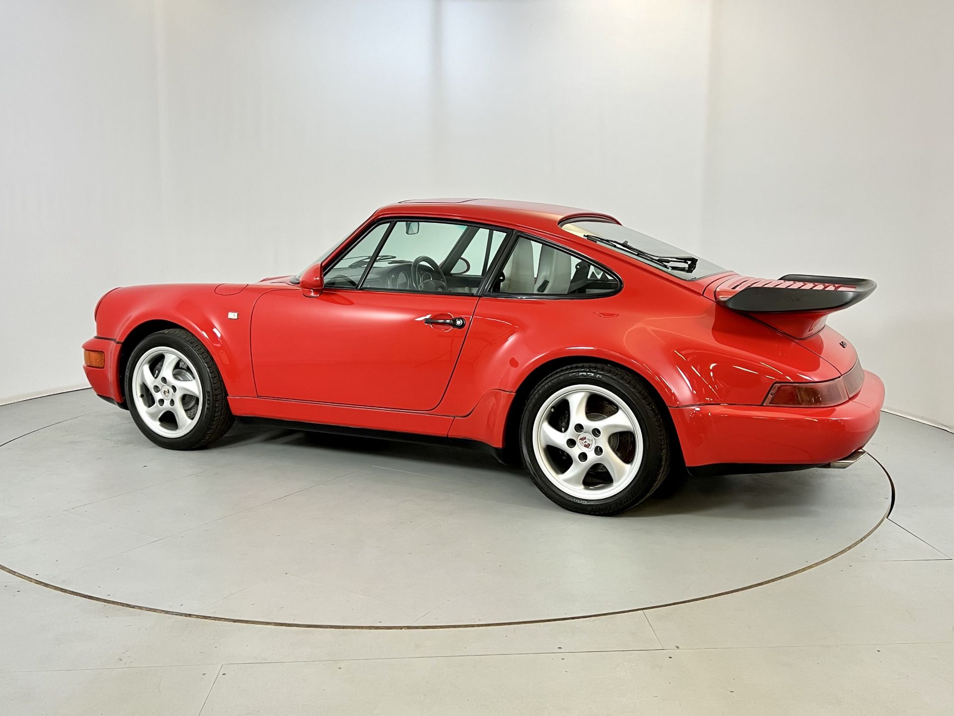 Porsche 911 Turbo 3.3 - Image 6 of 32