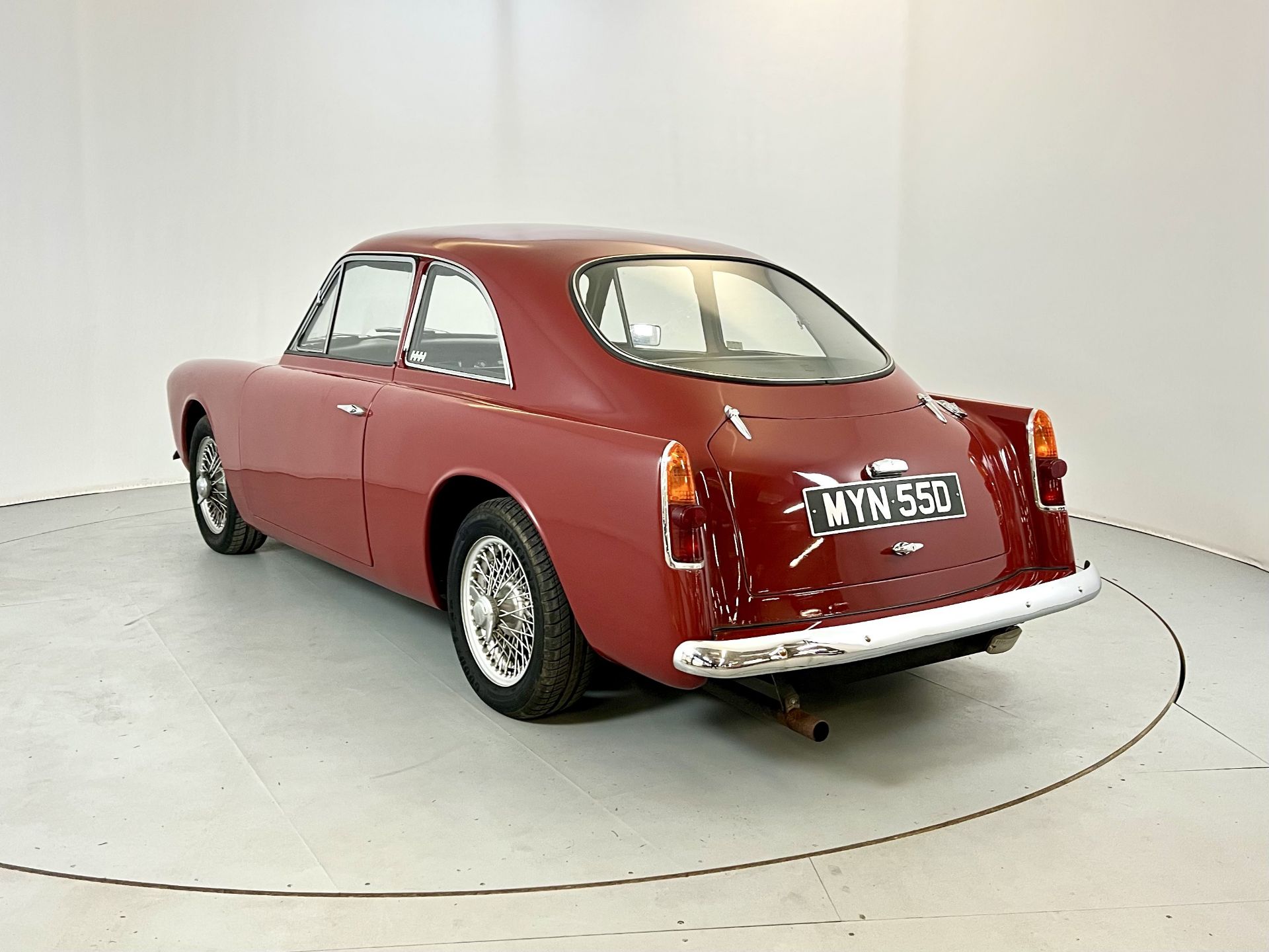 Gilbern 1800GT - Image 7 of 28