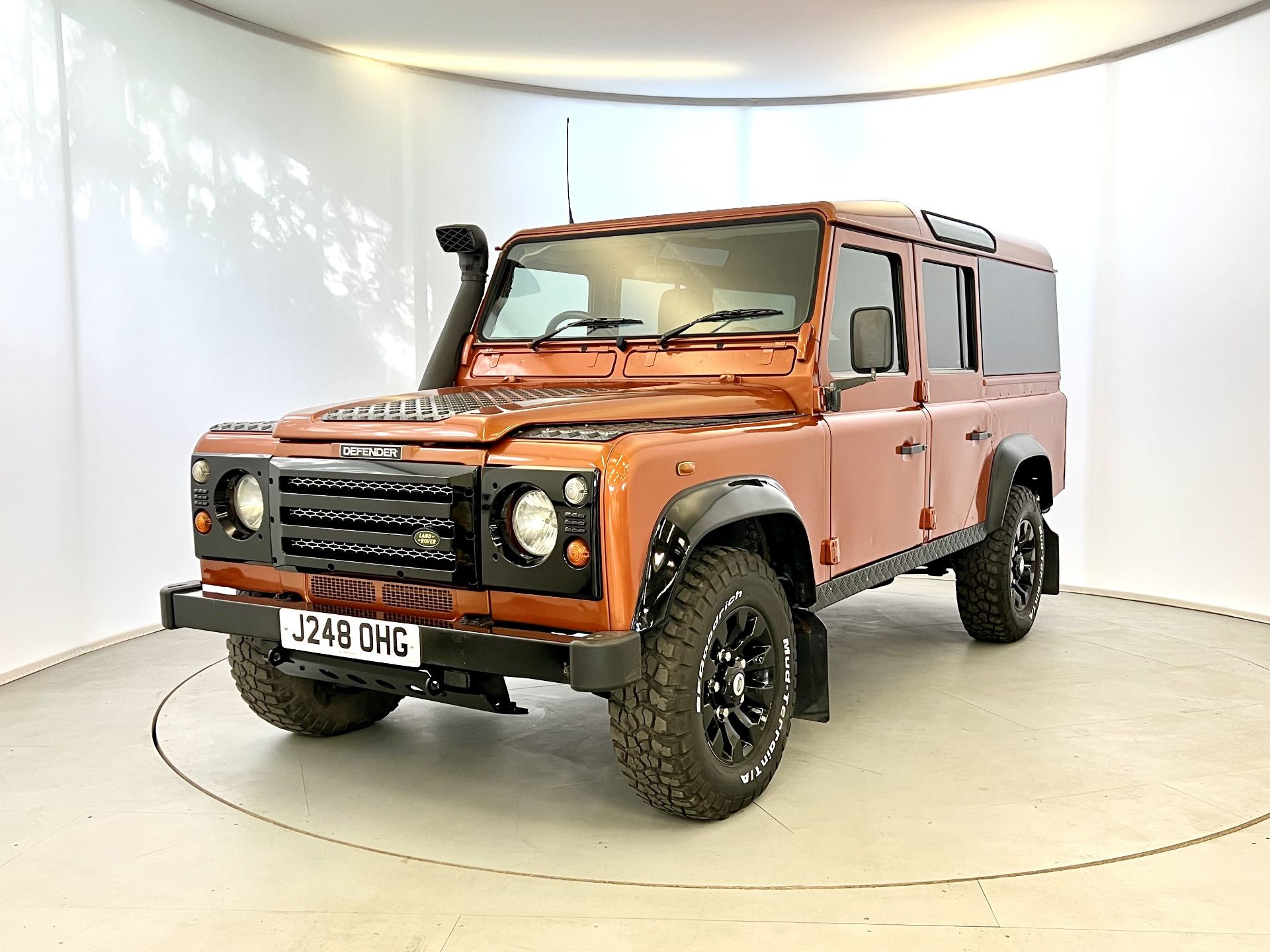 Landrover Defender 110 - Image 3 of 40