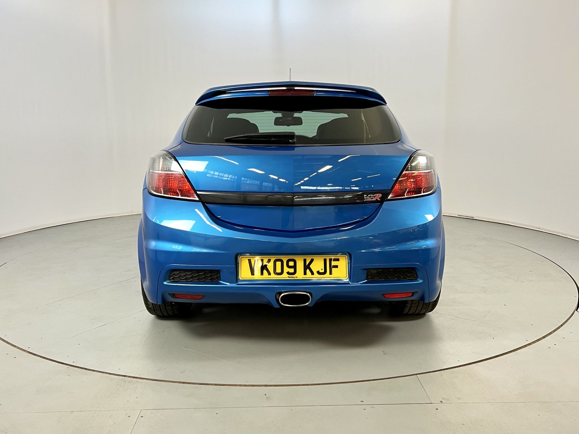 Vauxhall Astra VXR - Image 8 of 30