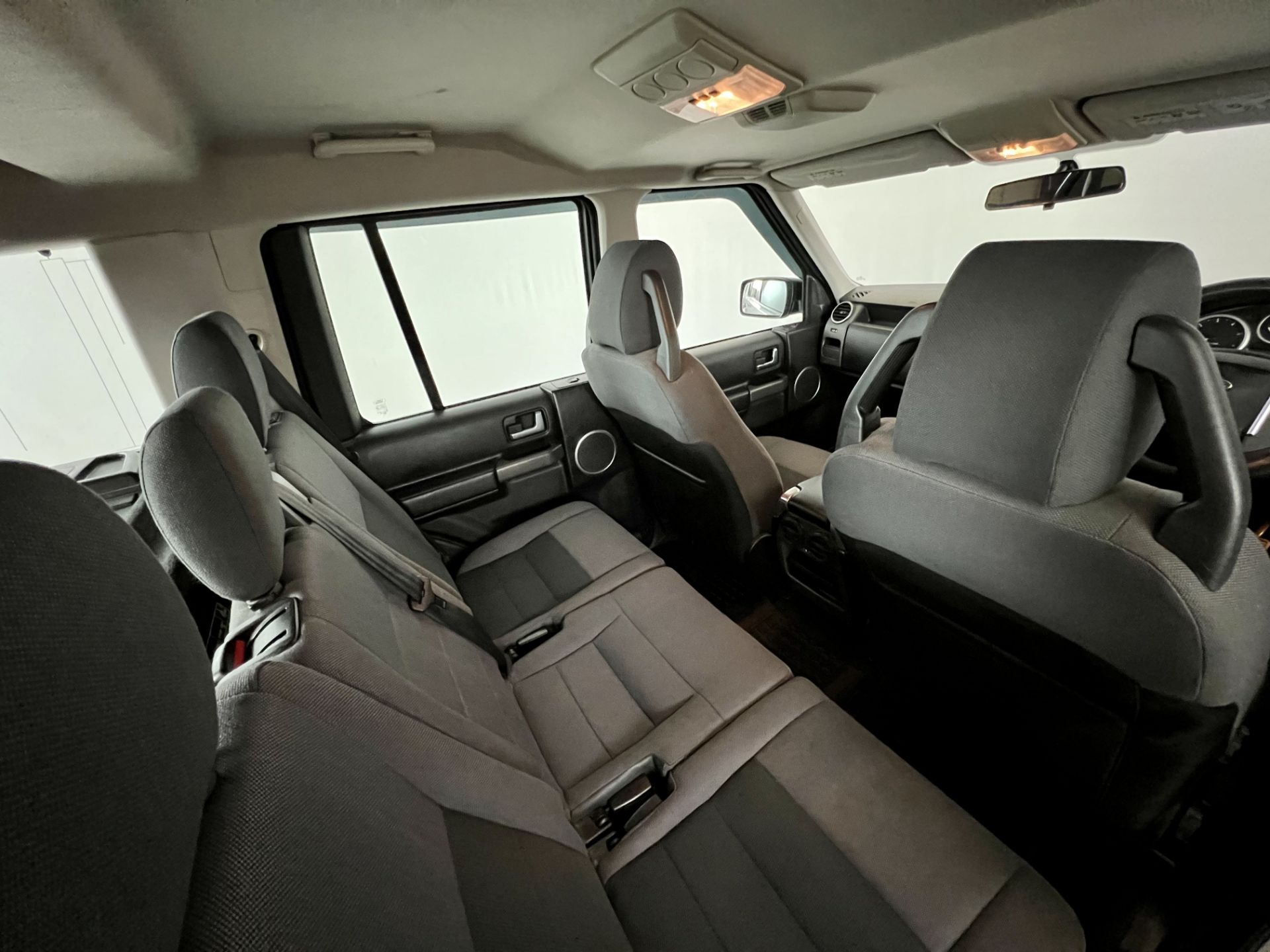 Land Rover Discovery - Image 22 of 34