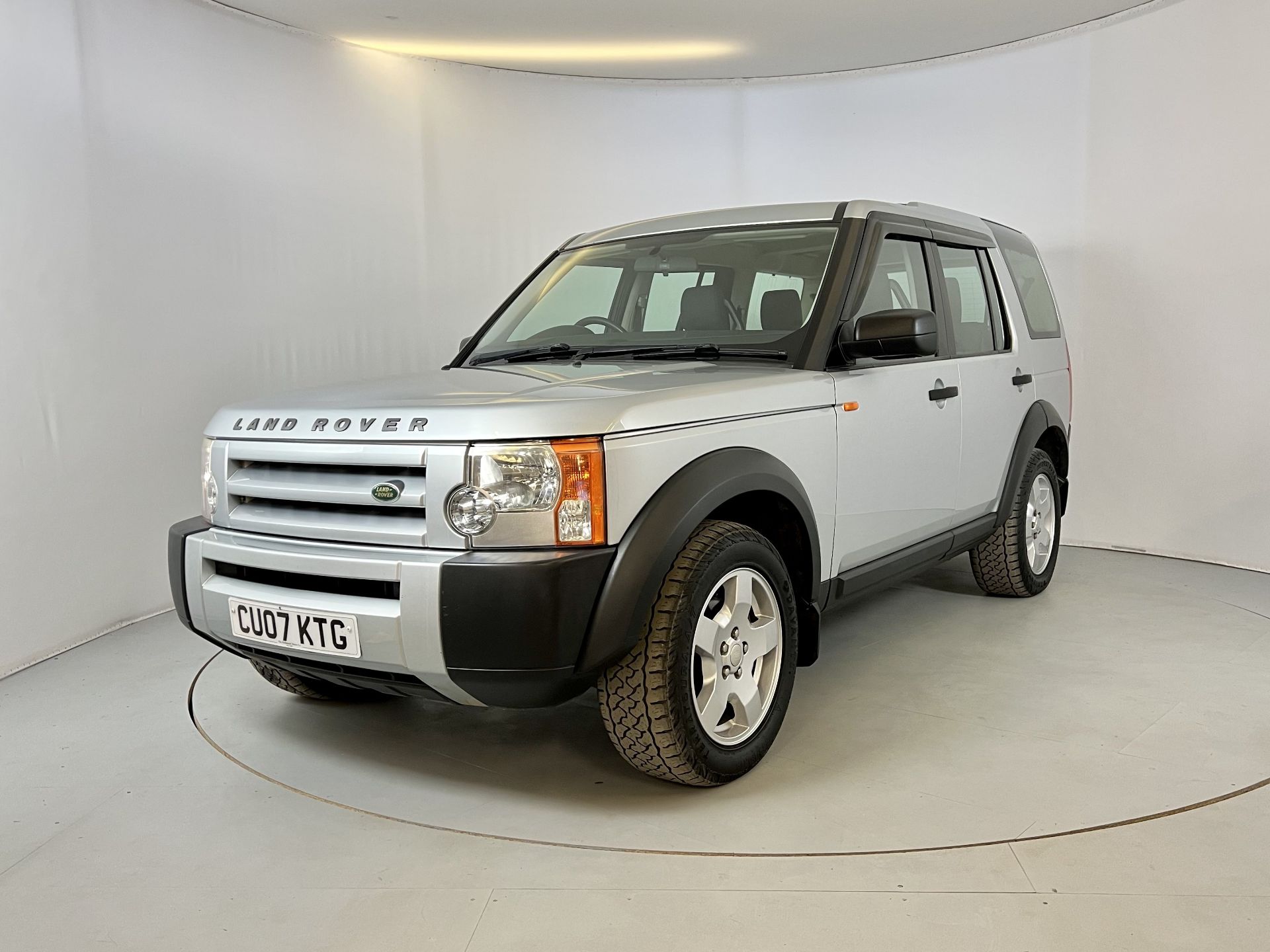 Land Rover Discovery - Image 3 of 34