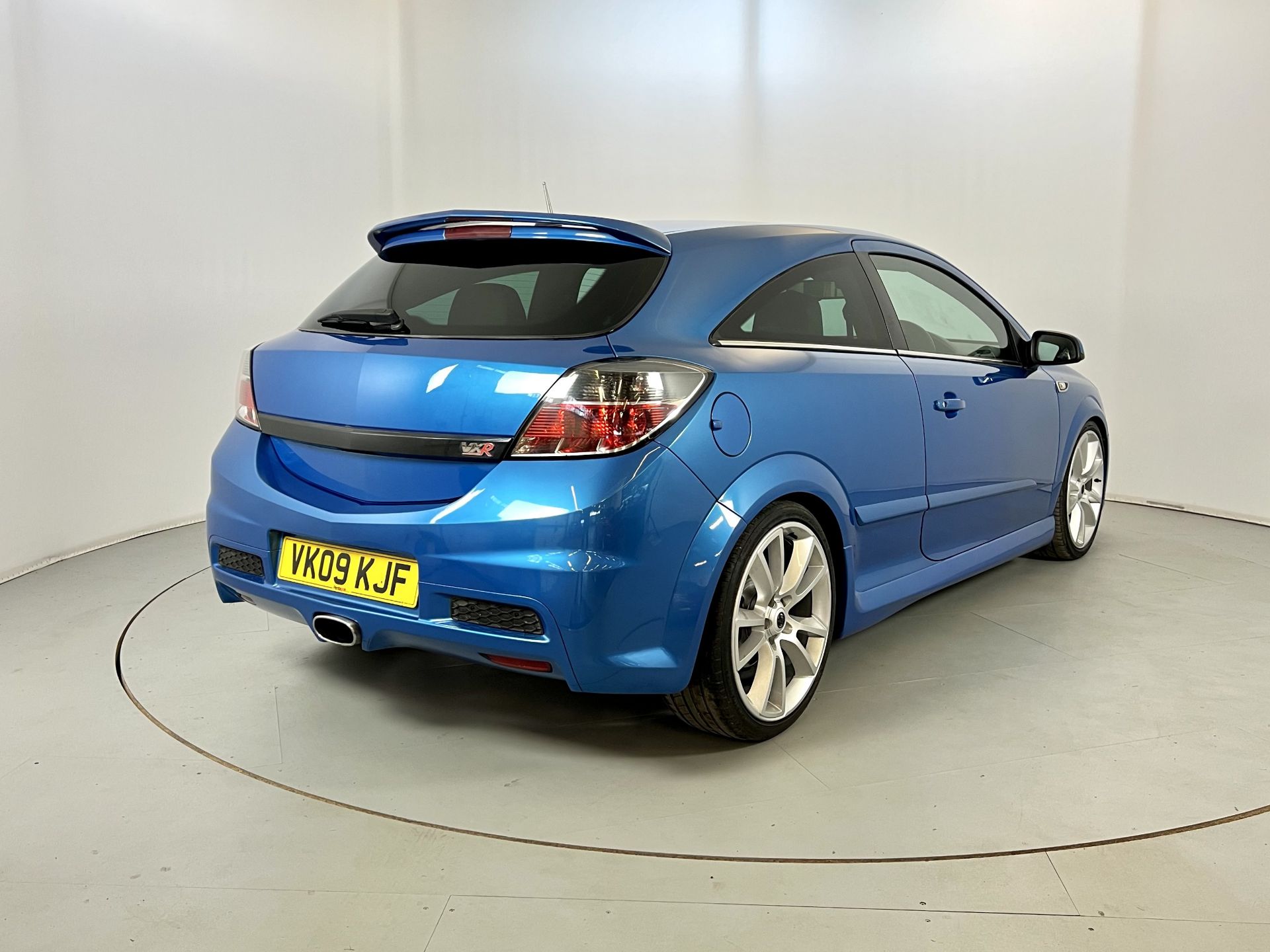 Vauxhall Astra VXR - Image 9 of 30