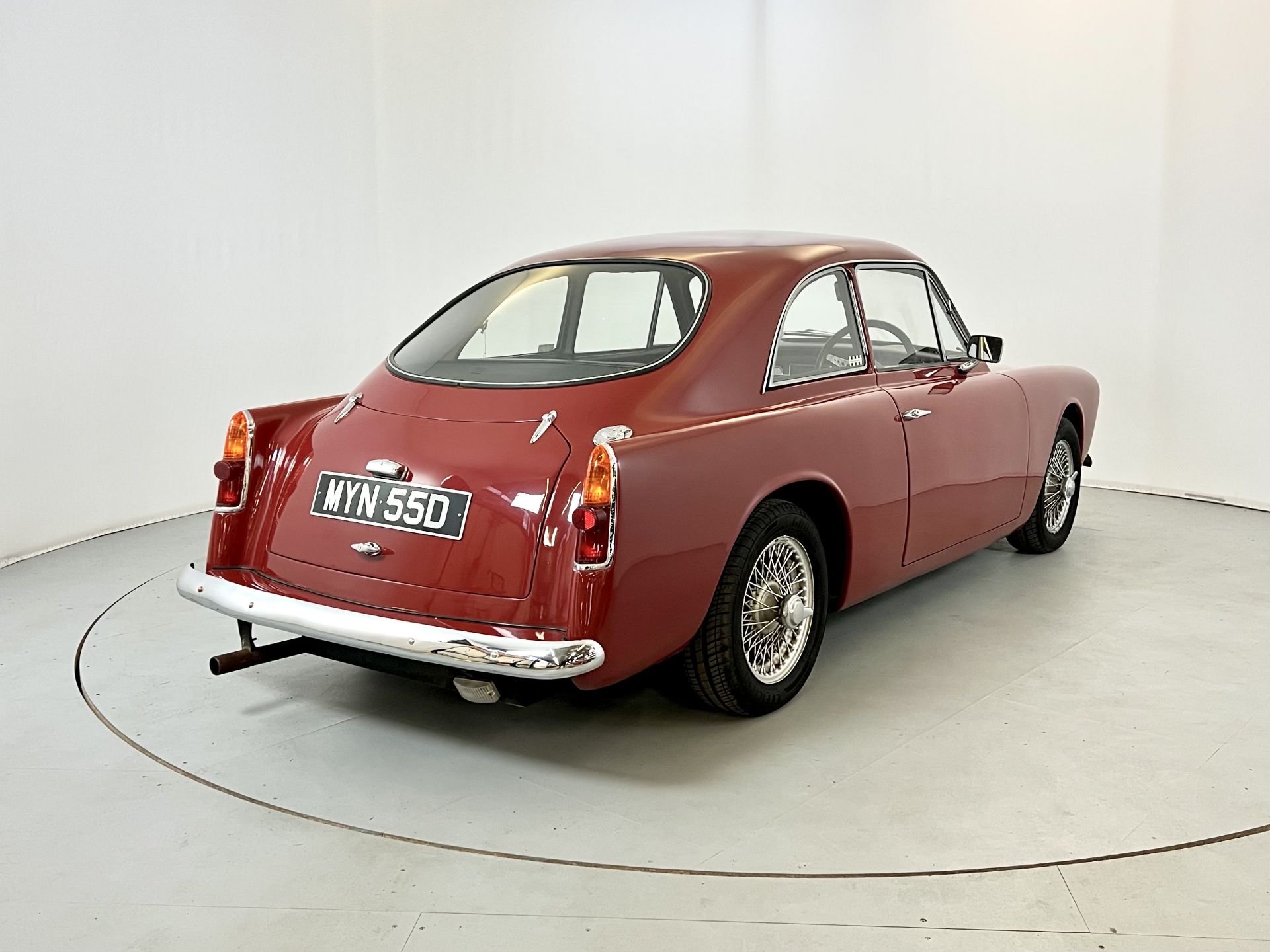 Gilbern 1800GT - Image 9 of 28